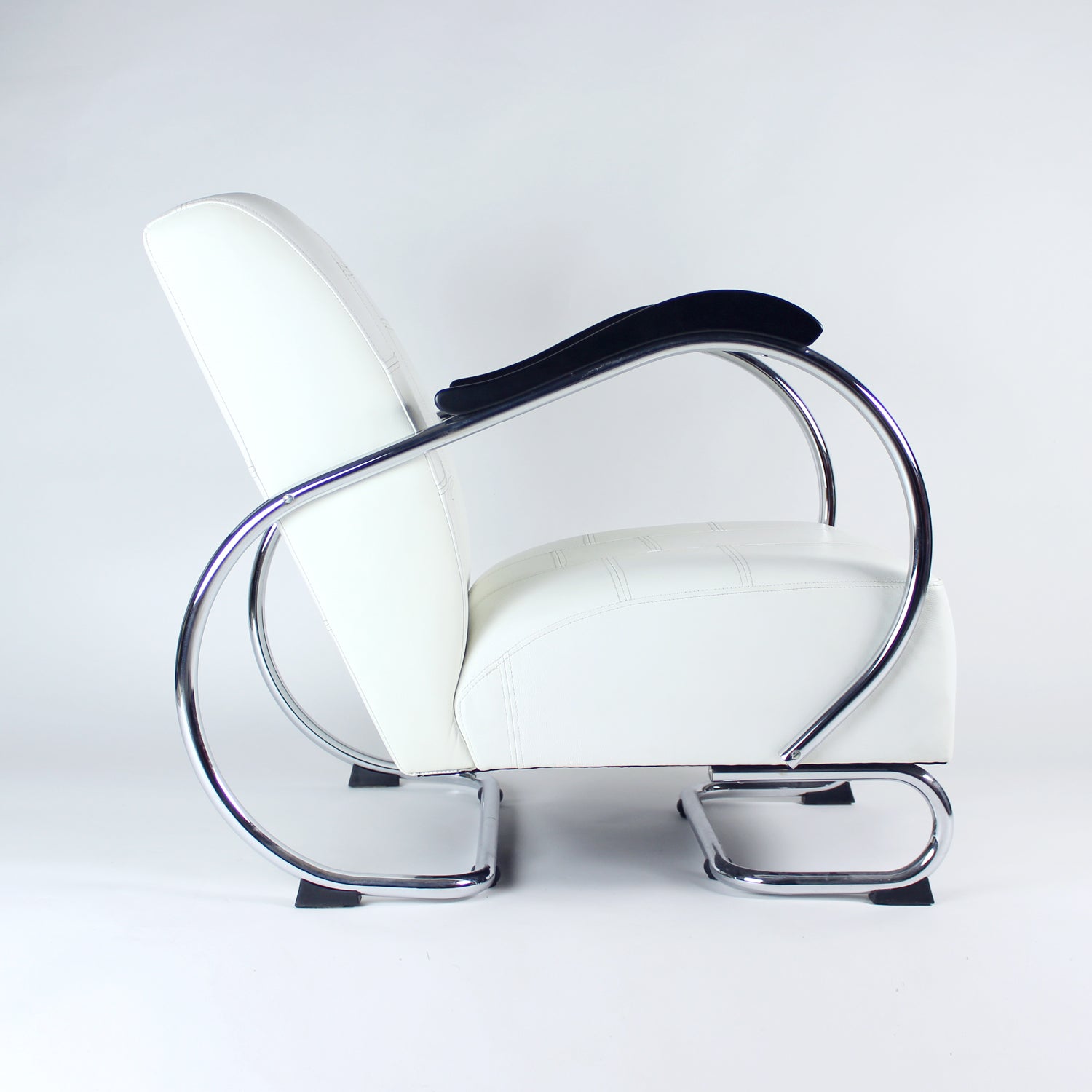 1930s_Chrome_Leather_Armchair_By_Hynek_Gottwald_Czechoslovakia