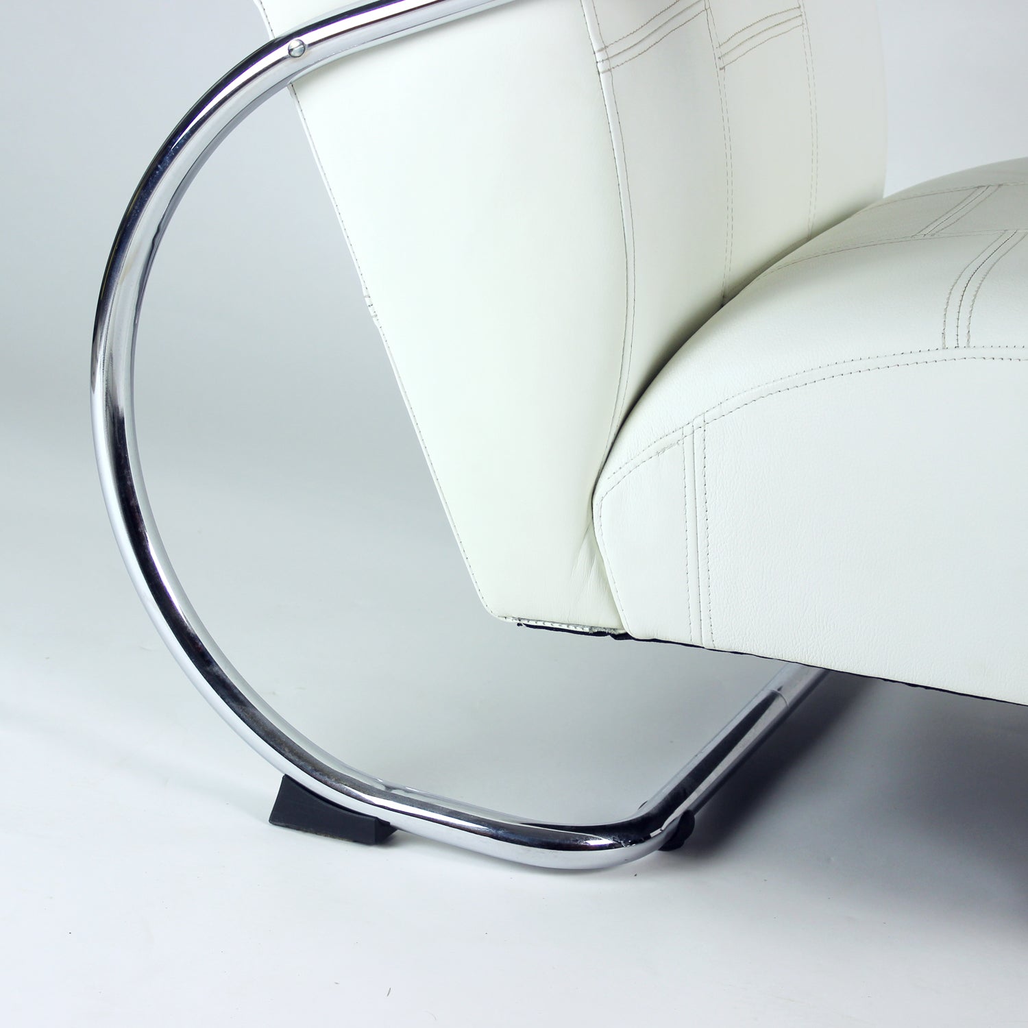 1930s_Chrome_Leather_Armchair_By_Hynek_Gottwald_Czechoslovakia