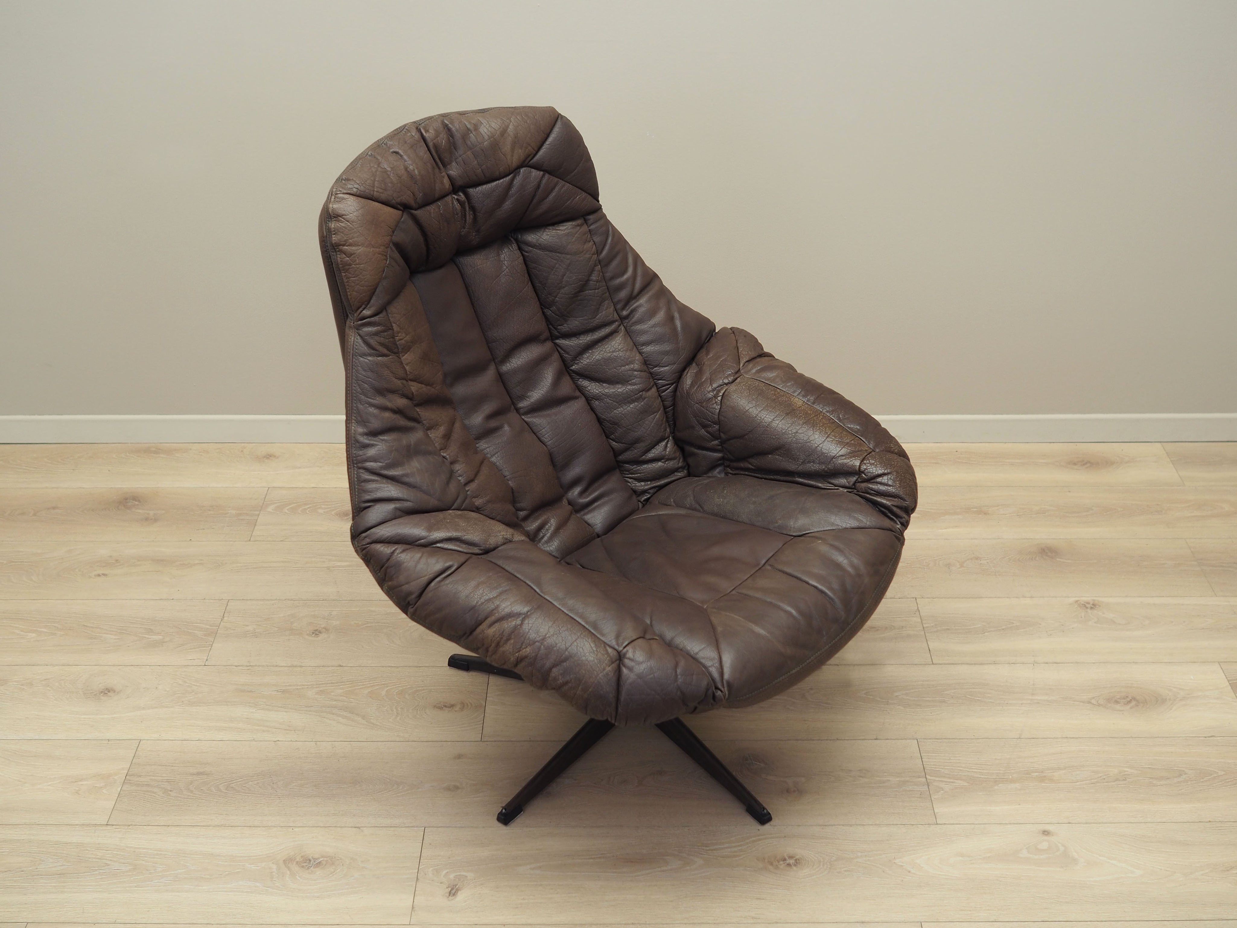 1960s_Leather_Swivel_Armchair_by_H.W._Klein_for_Bramin_Danish_Modern_Design