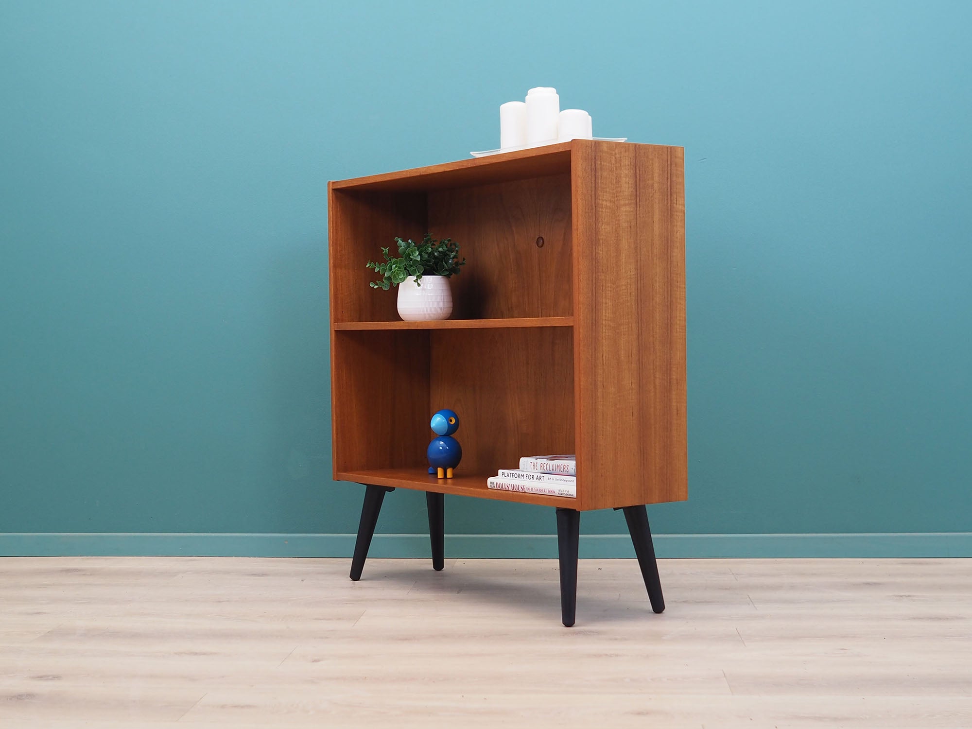 1970s_Danish_Teak_Bookcase_Adjustable_Shelf_Black-Stained_Solid_Wood_Legs
