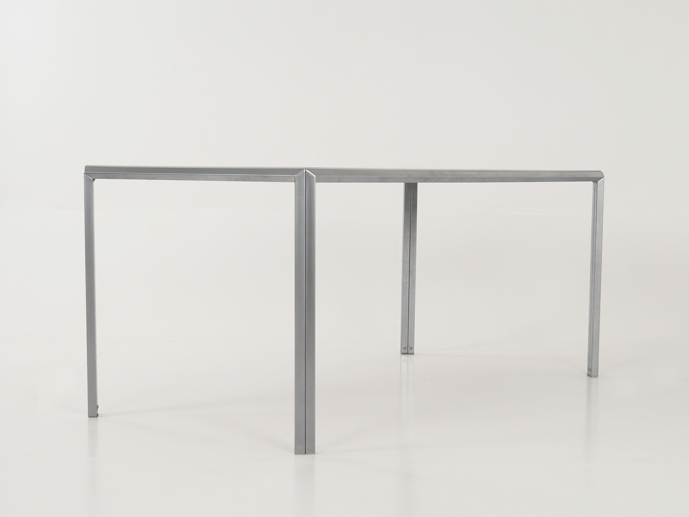 Aluminium_desk,_Scandinavian_design,_1980s,_manufacture:_Montana_Furniture