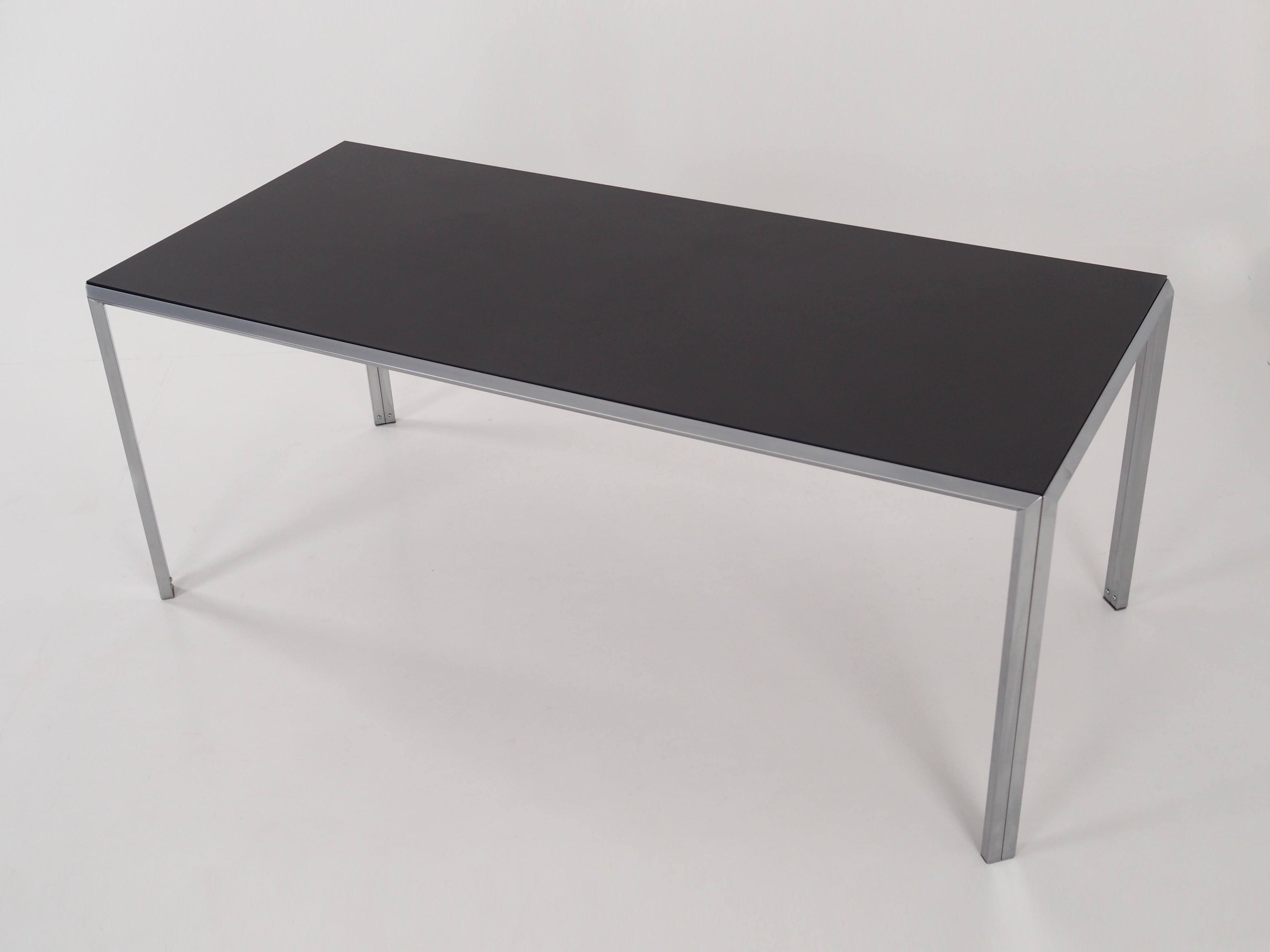 Aluminium_desk,_Scandinavian_design,_1980s,_manufacture:_Montana_Furniture
