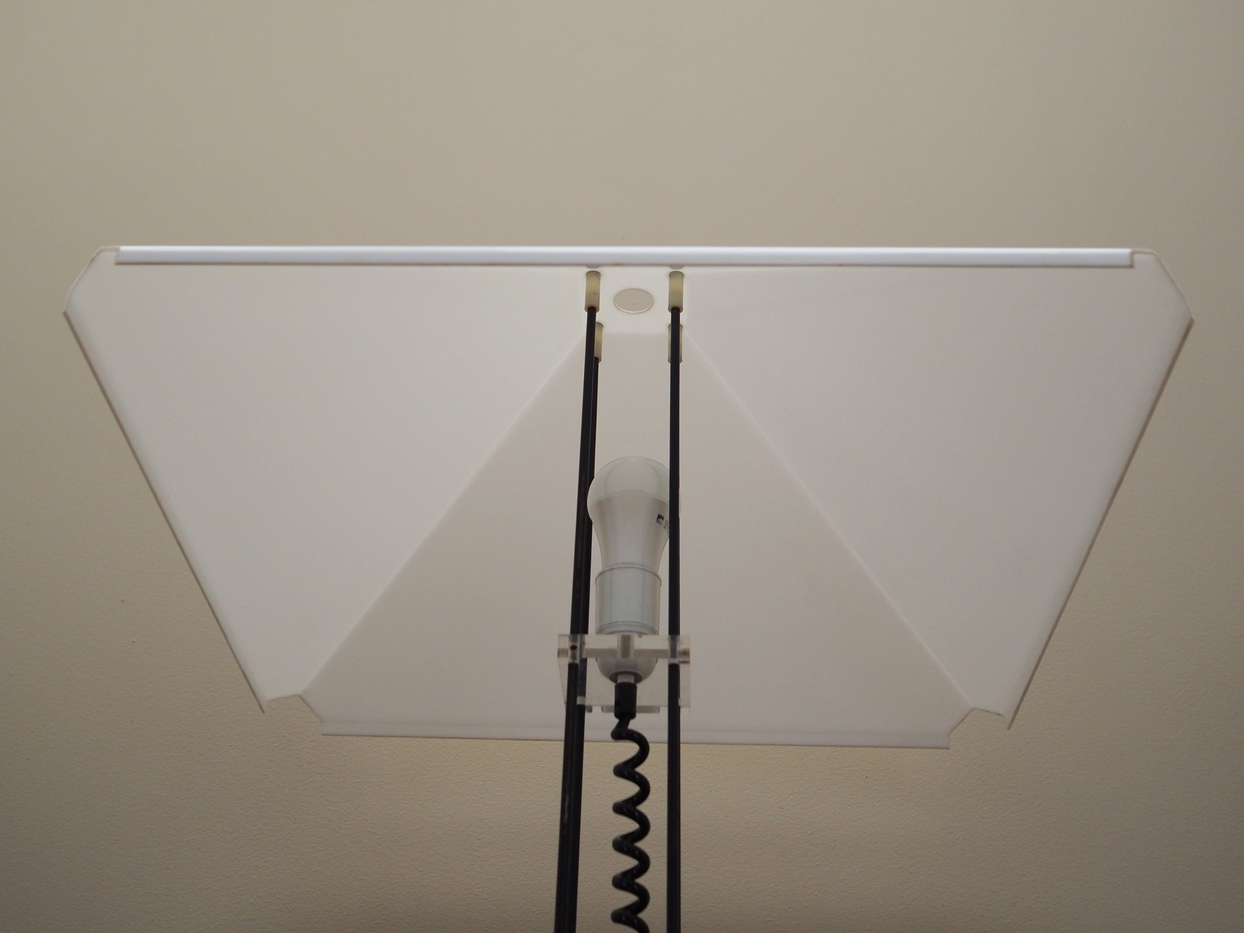 Desk_lamp,_Danish_design,_1970s