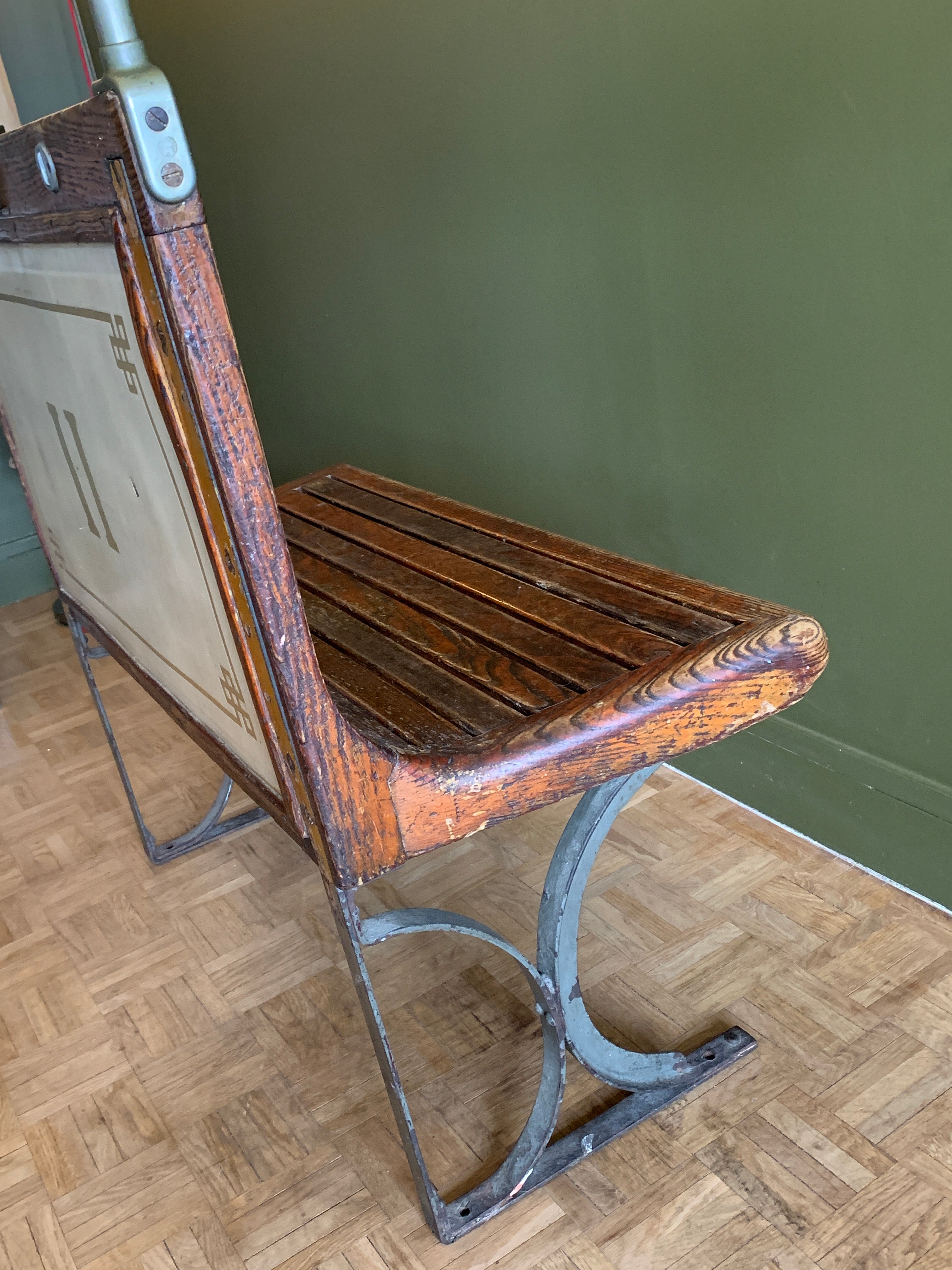 Paris_Metro_Car_Bench_c1920