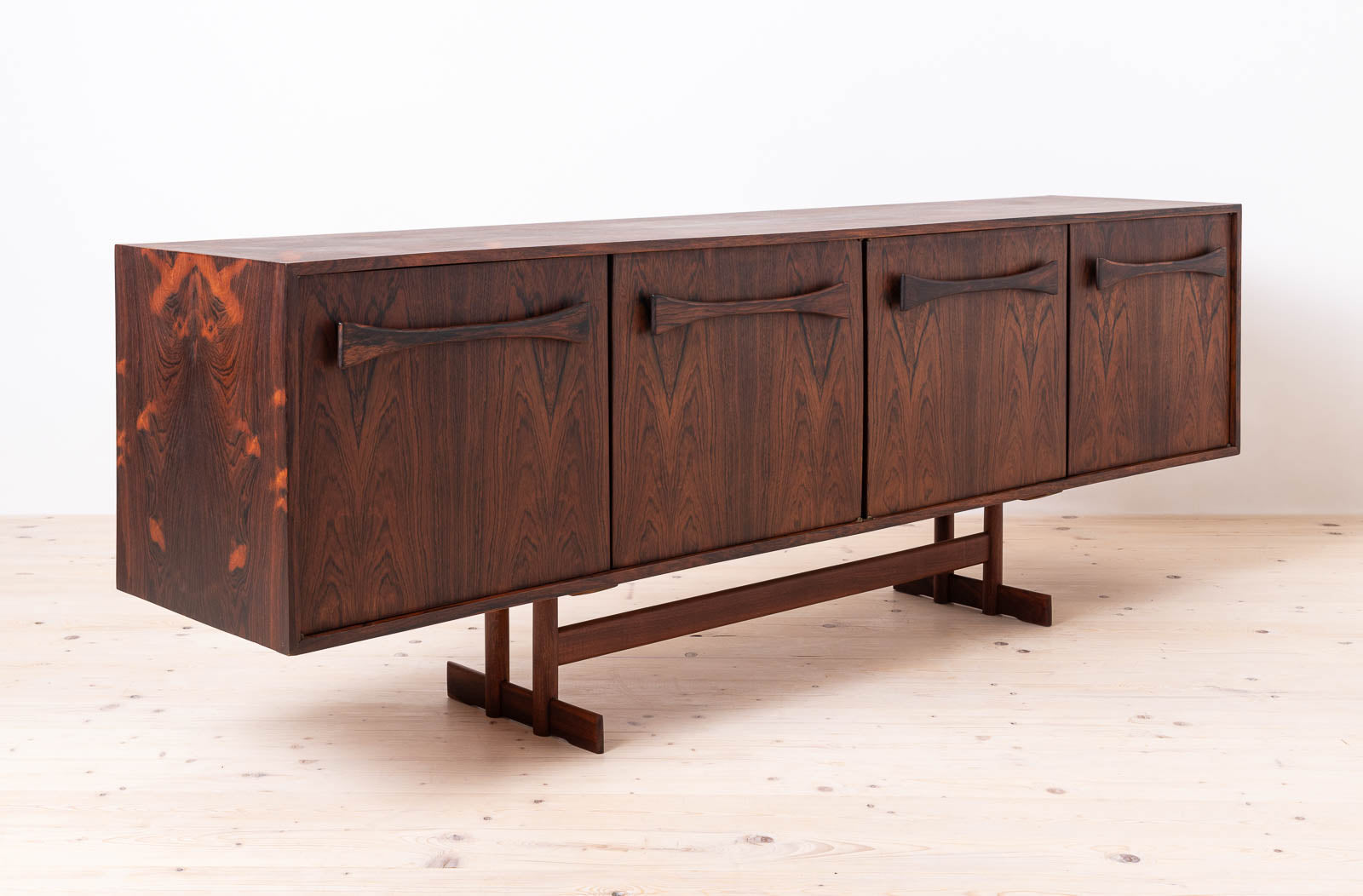Rare_Sideboard_from_Novo_Rumo,_Brasil,_Francesco_Scapinnelli,_1960s