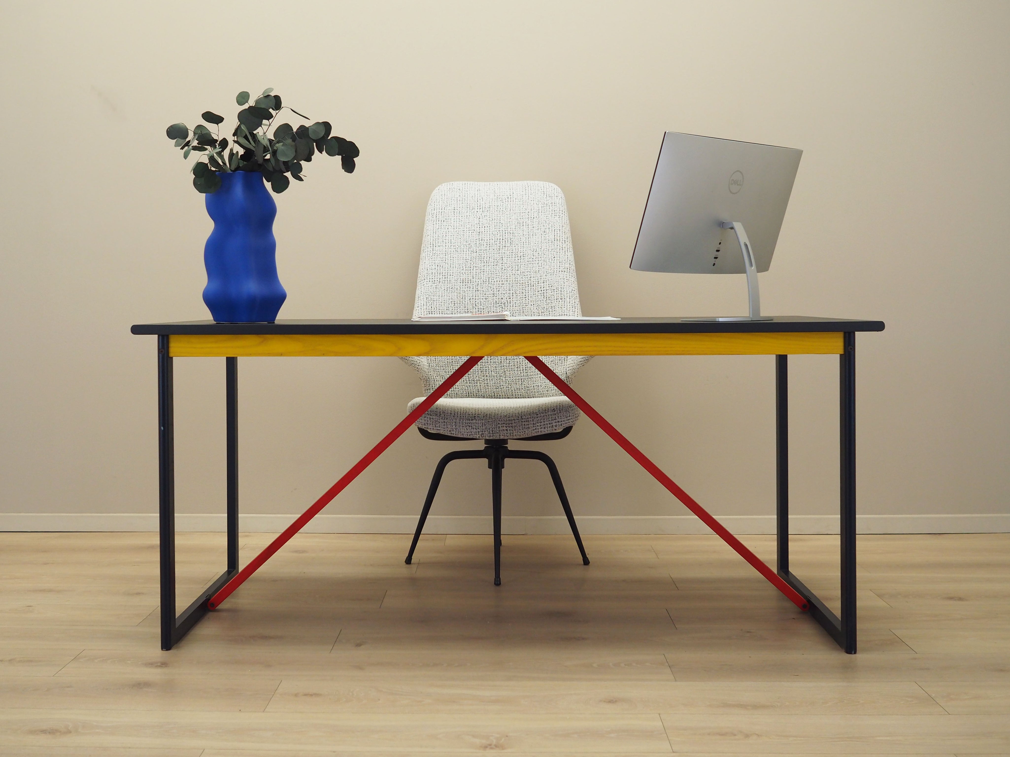 Acacia_desk_Italian_design_1980s_production_Italy