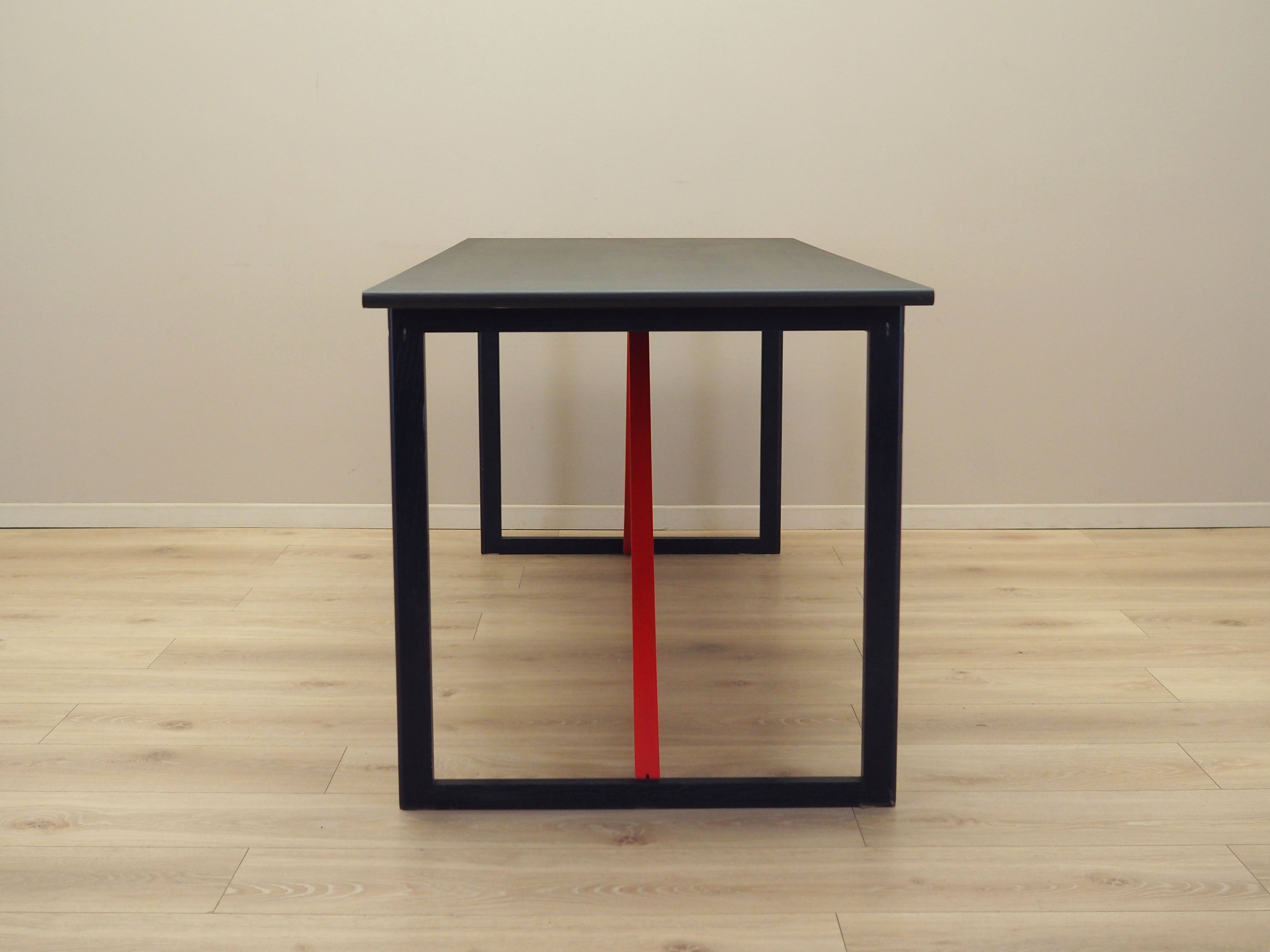 Acacia_desk_Italian_design_1980s_production_Italy