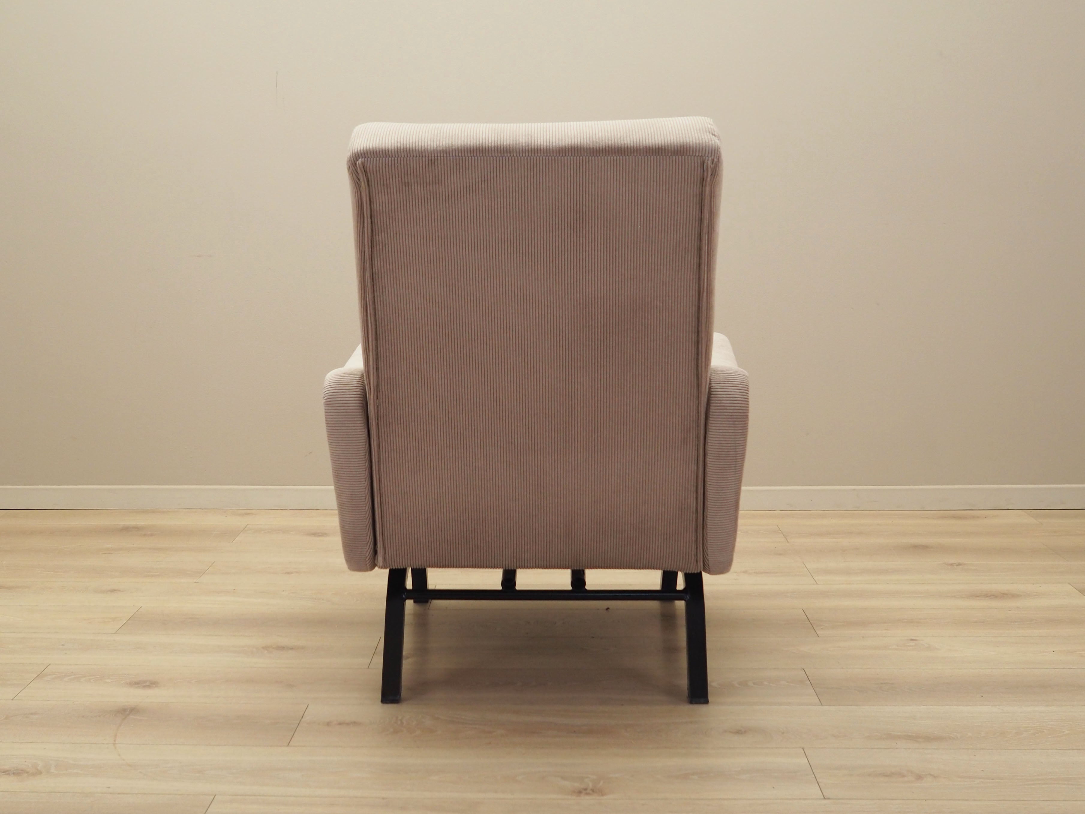 Adjustable_armchair_Italian_design_1970s_production_Italy