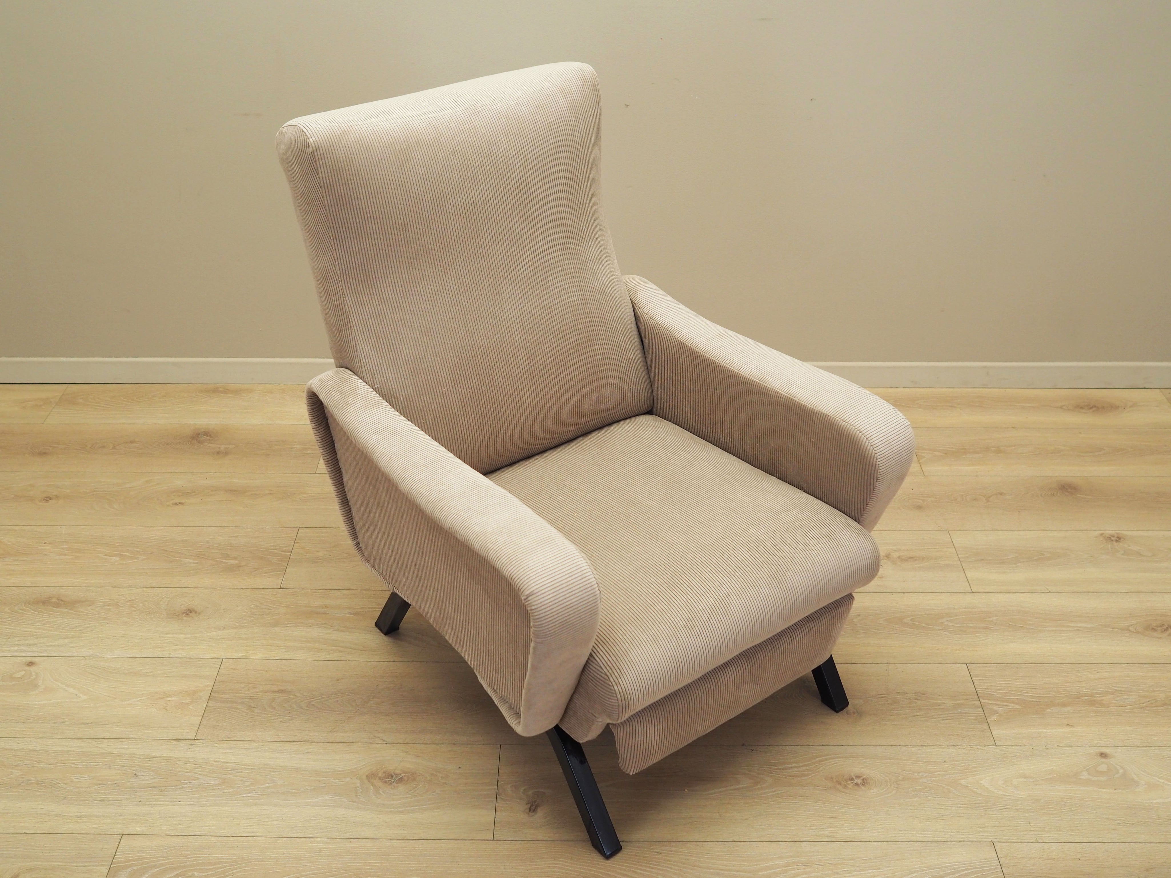 Adjustable_armchair_Italian_design_1970s_production_Italy