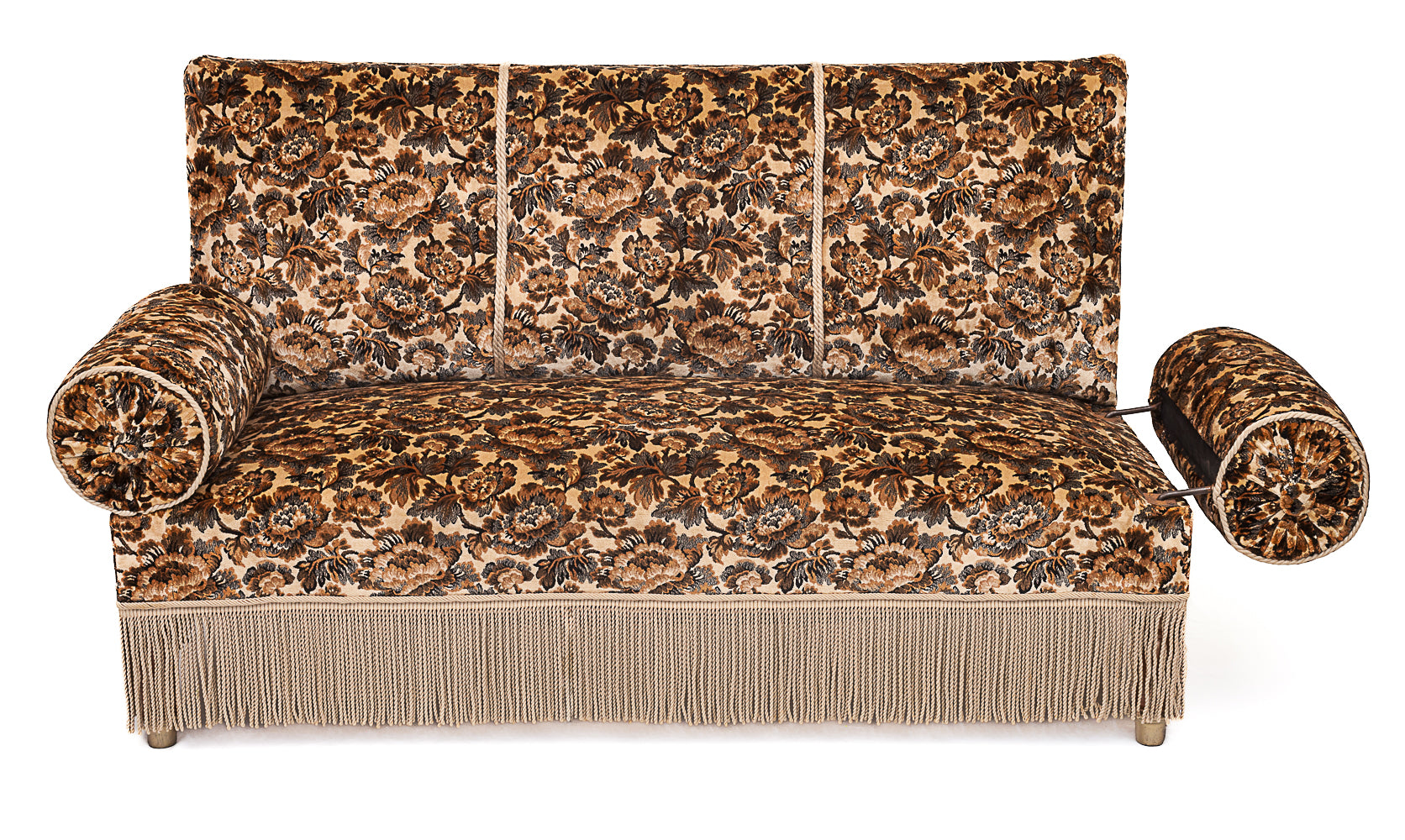 Alsatian_sofa_in_silk_velvet