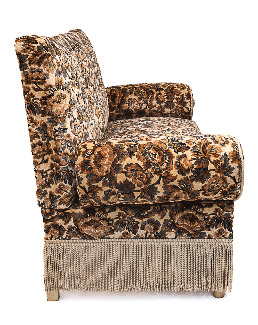 Alsatian_sofa_in_silk_velvet