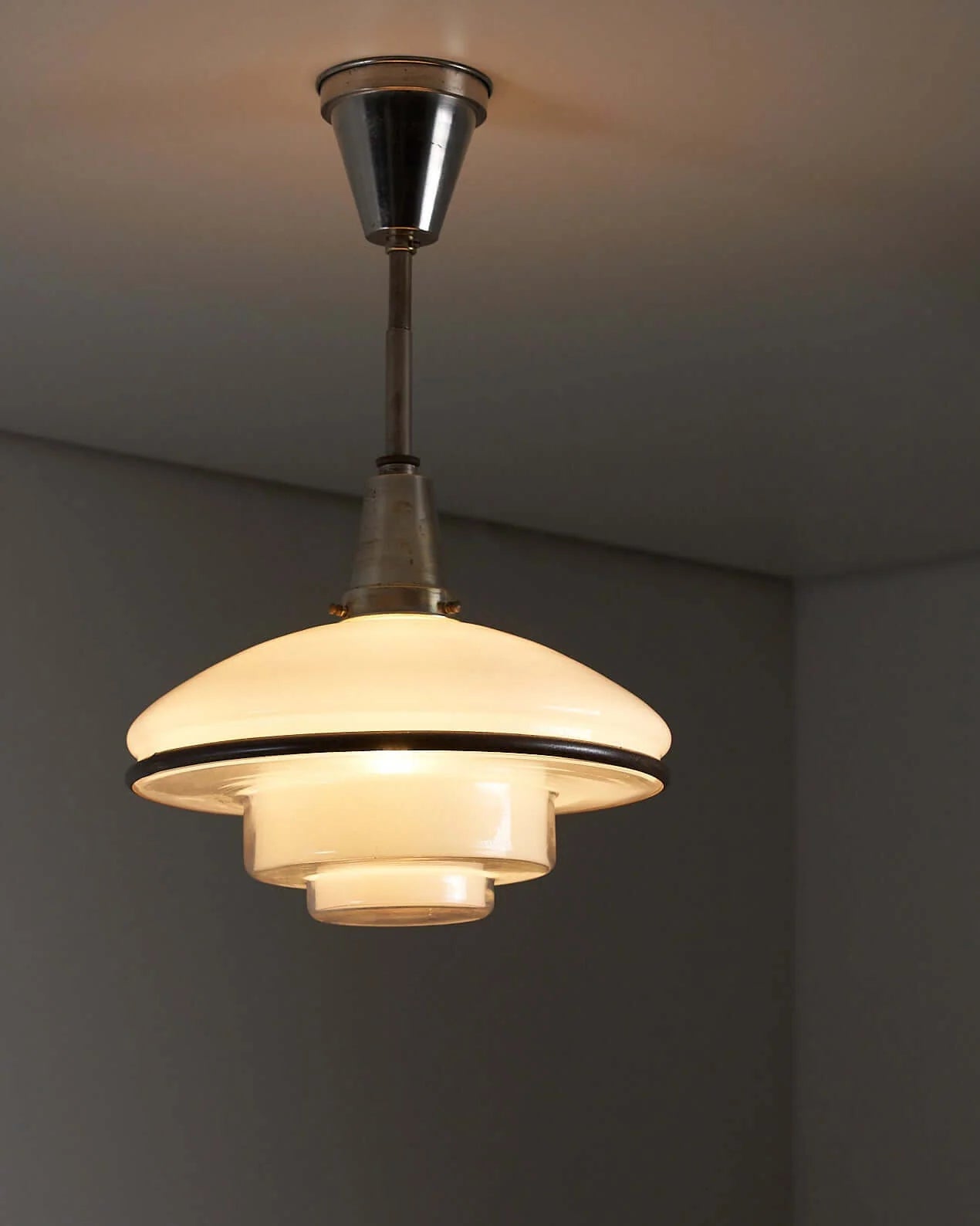 Art_Deco_Pendant_by_Otto_Mueller_P5_Megaphos