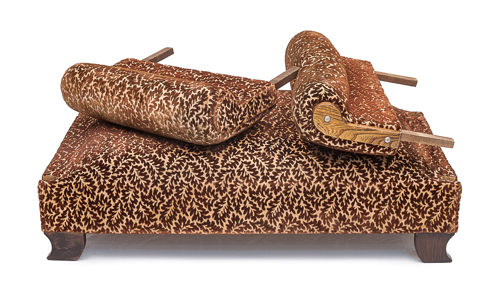 Art_Deco_daybed_from_1900