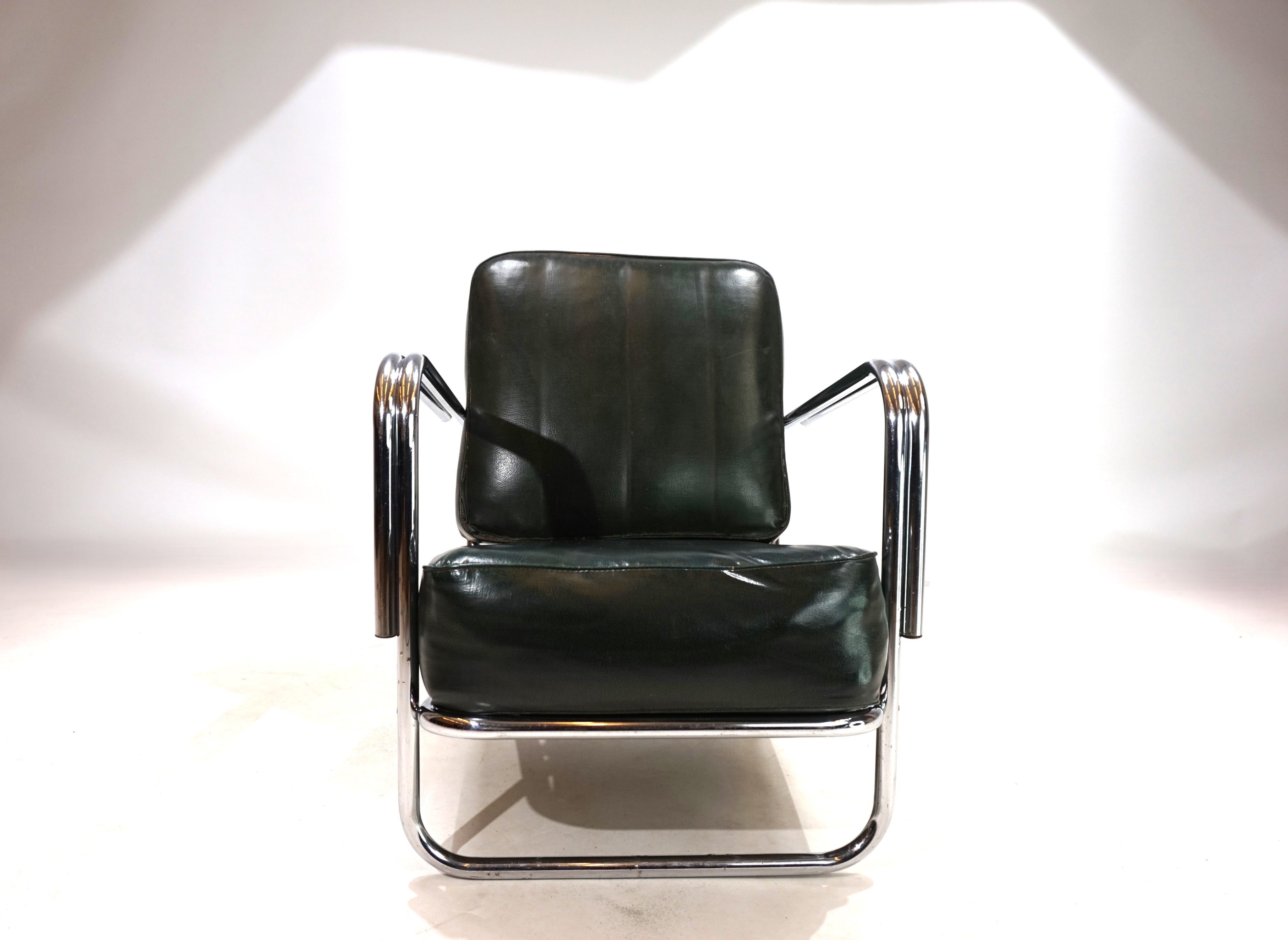 Art_Deco_tubular_steel_armchair_in_the_style_of_Gilbert_Rhode_Troy_Sunshade_1930