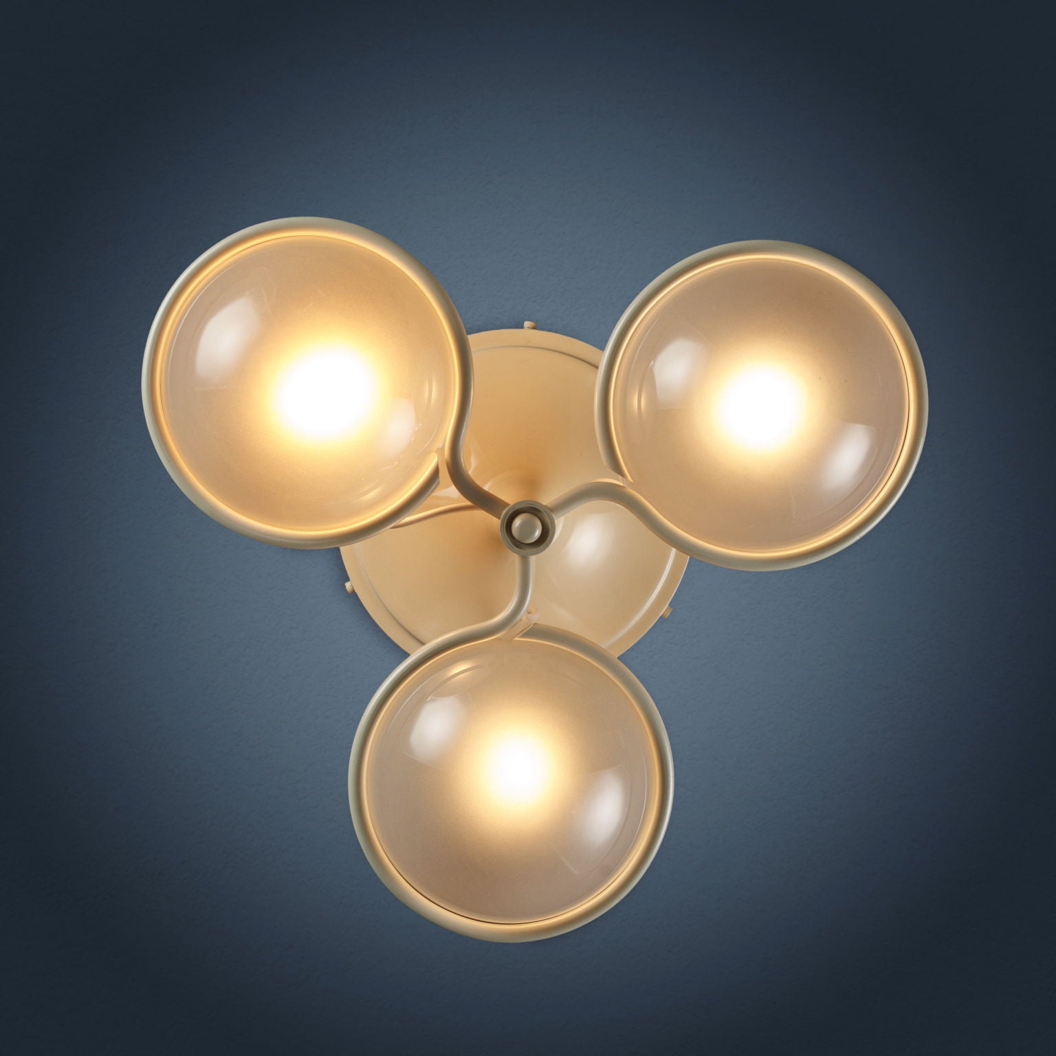 Arteluce_2042_3_Lamp_by_G._Sarfatti_Aluminium_Glass_1950s