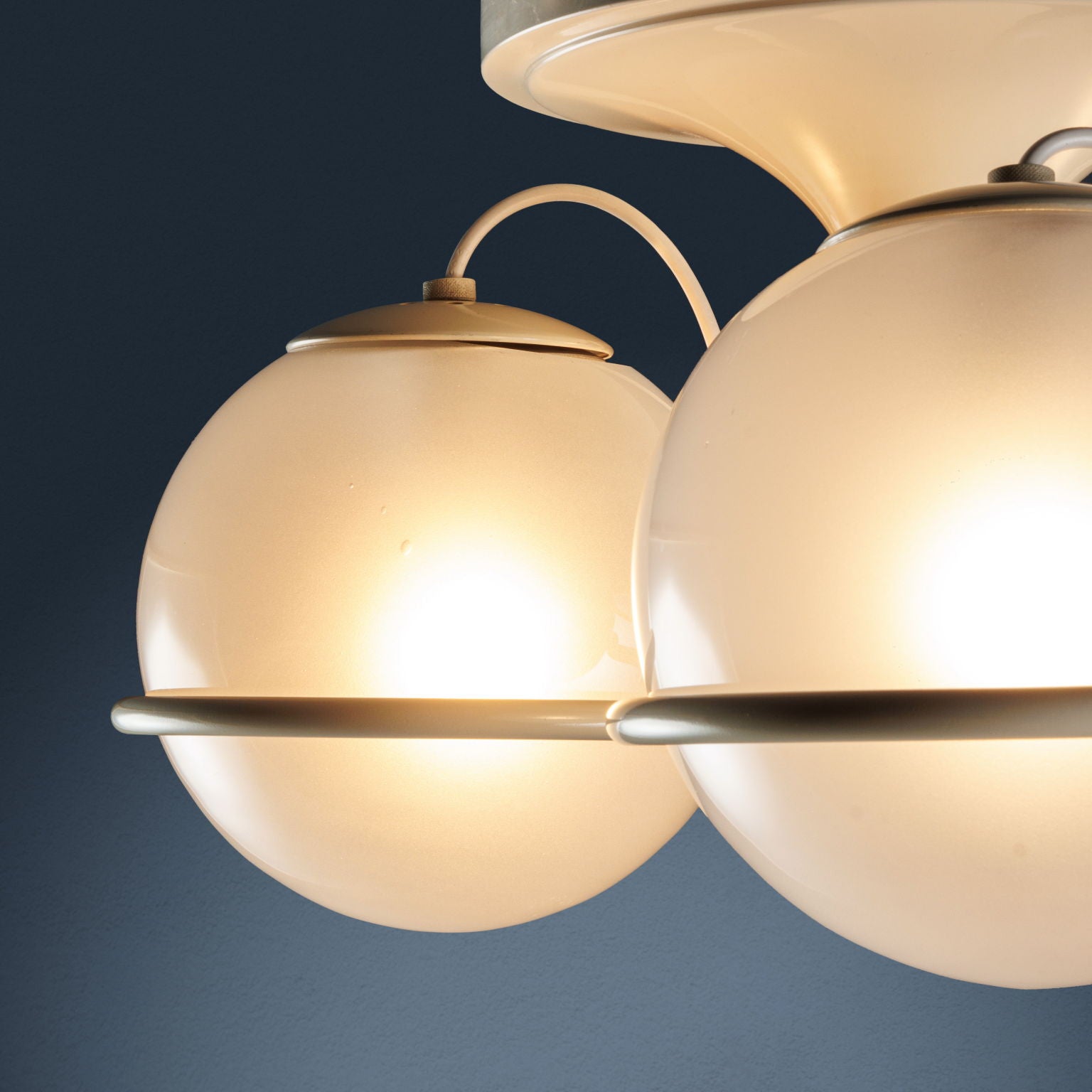 Arteluce_2042_3_Lamp_by_G._Sarfatti_Aluminium_Glass_1950s