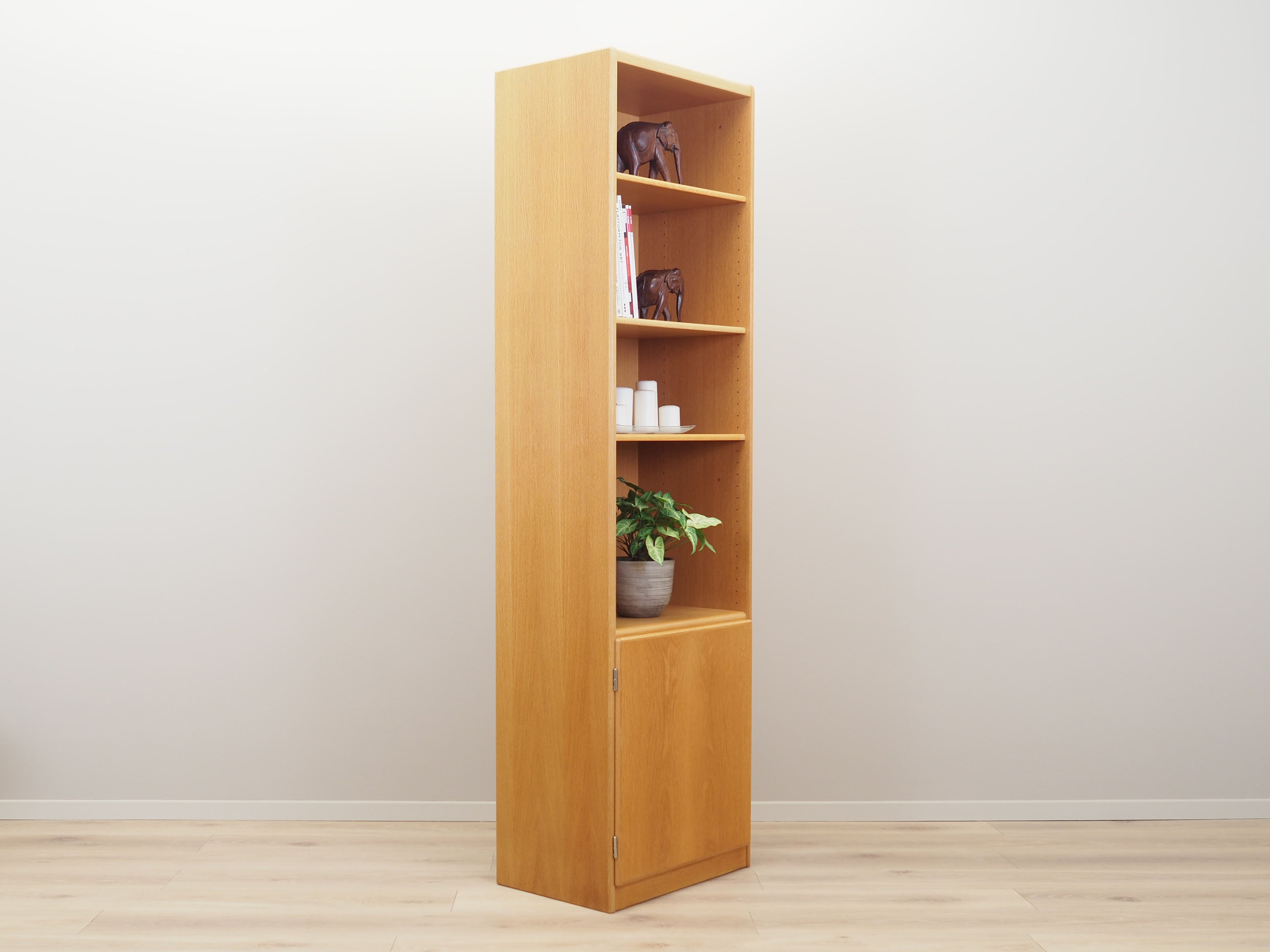 Ash_bookcase_Danish_design_1960s_production_Denmark