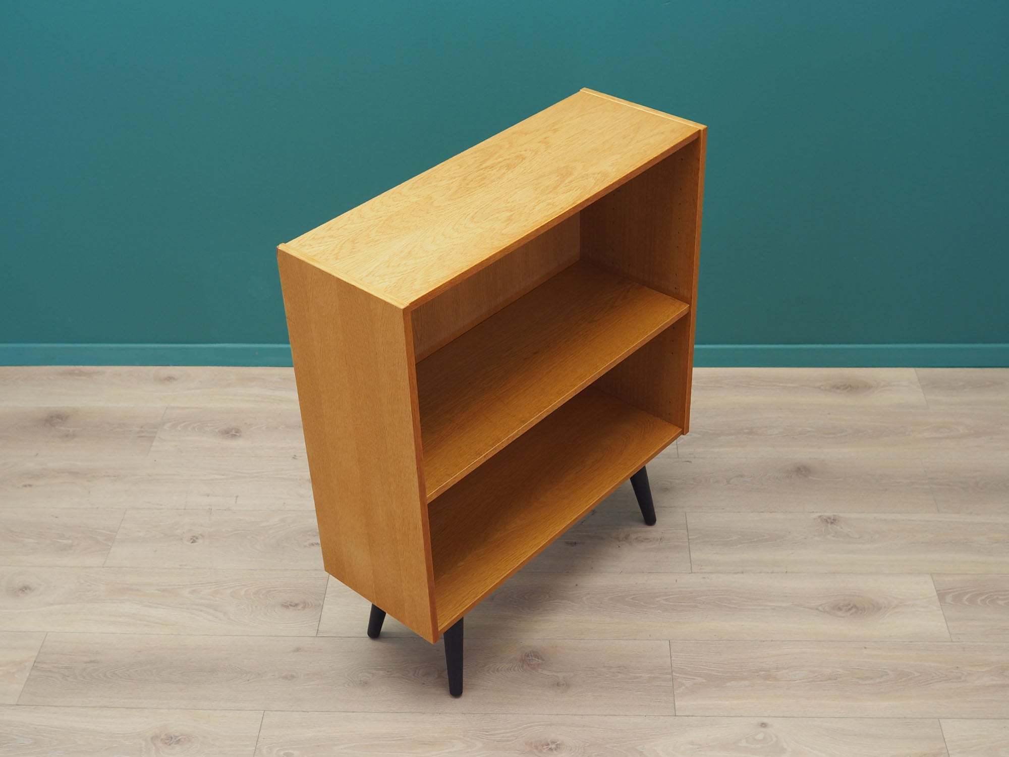 Ash_bookcase_Danish_design_1970s_manufacturer_Domino_M_bel