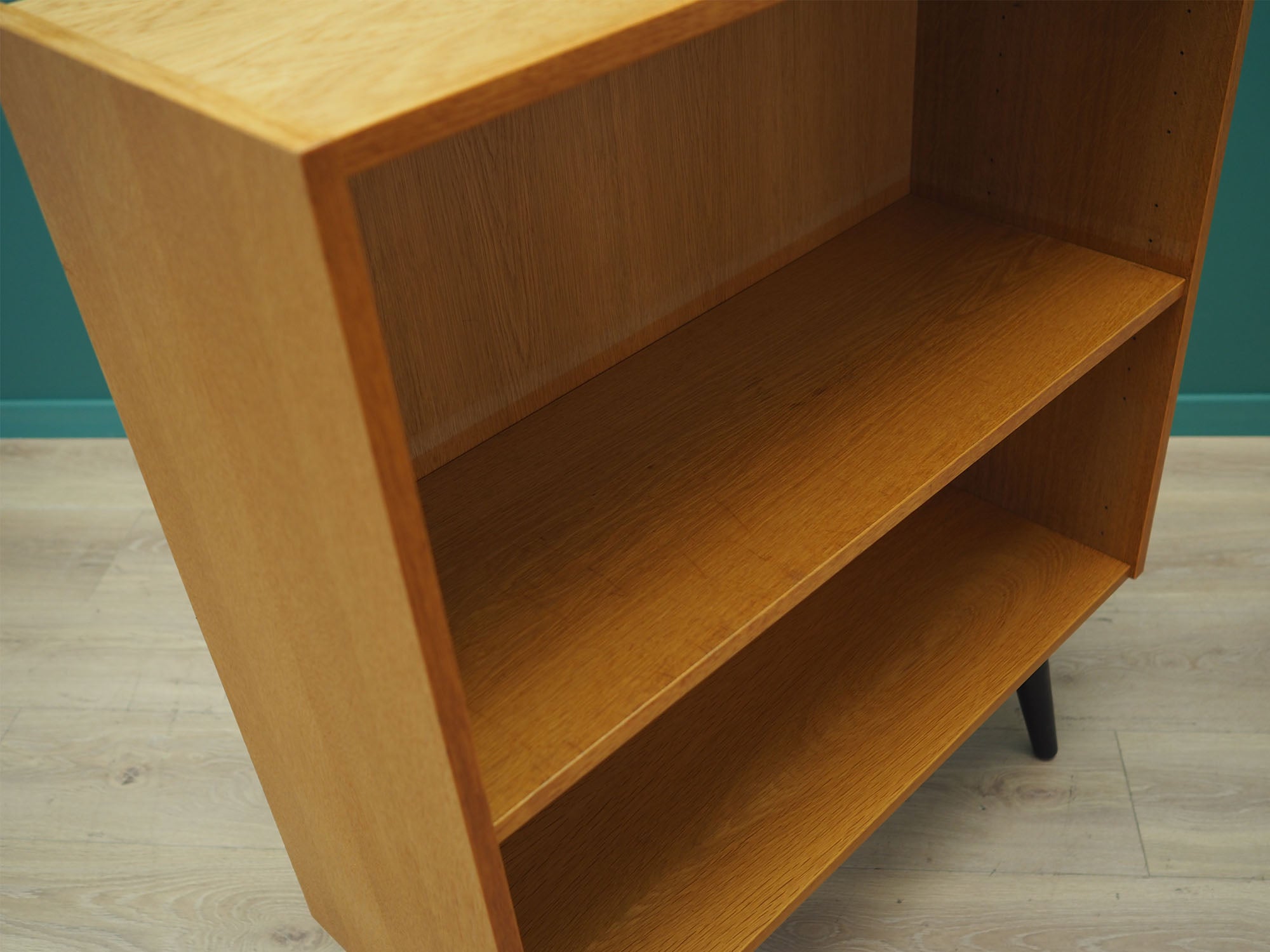 Ash_bookcase_Danish_design_1970s_manufacturer_Domino_M_bel