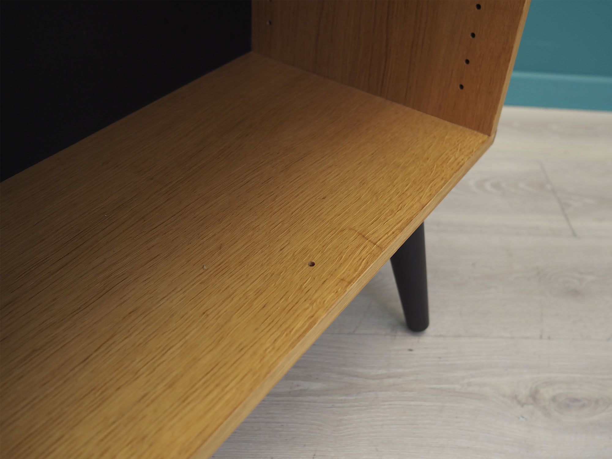 Ash_bookcase_Danish_design_1970s_production_System_B8