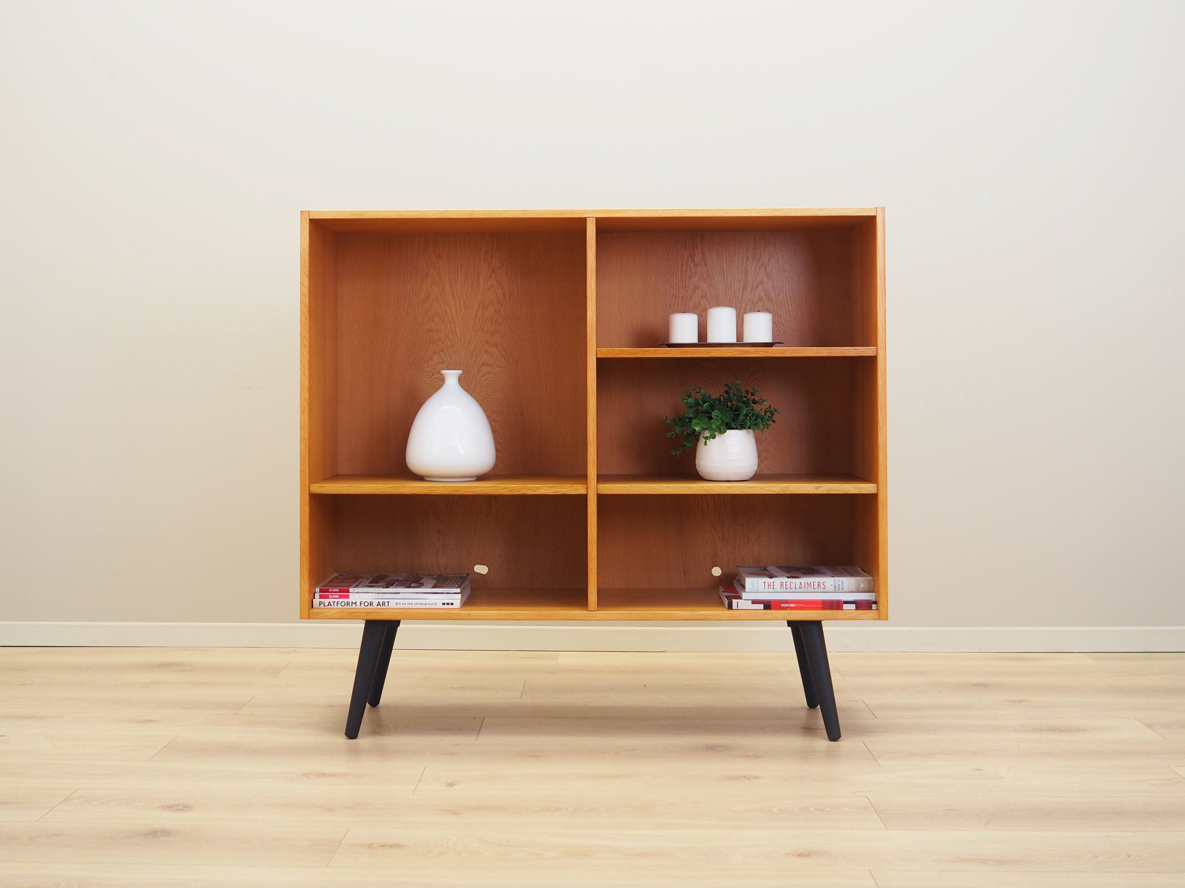 Ash_bookcase_Danish_design_from_1970s_production_Denmark