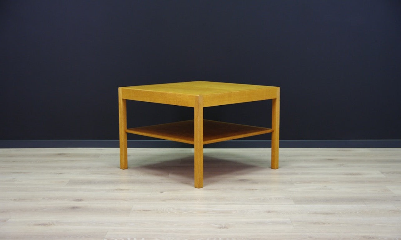 Ash_coffee_table_Danish_design_1960s_designer_Hans_J._Wagner_manufacturer_Andreas_Tuck
