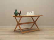Ash_coffee_table_Danish_design_1970s_production_Denmark