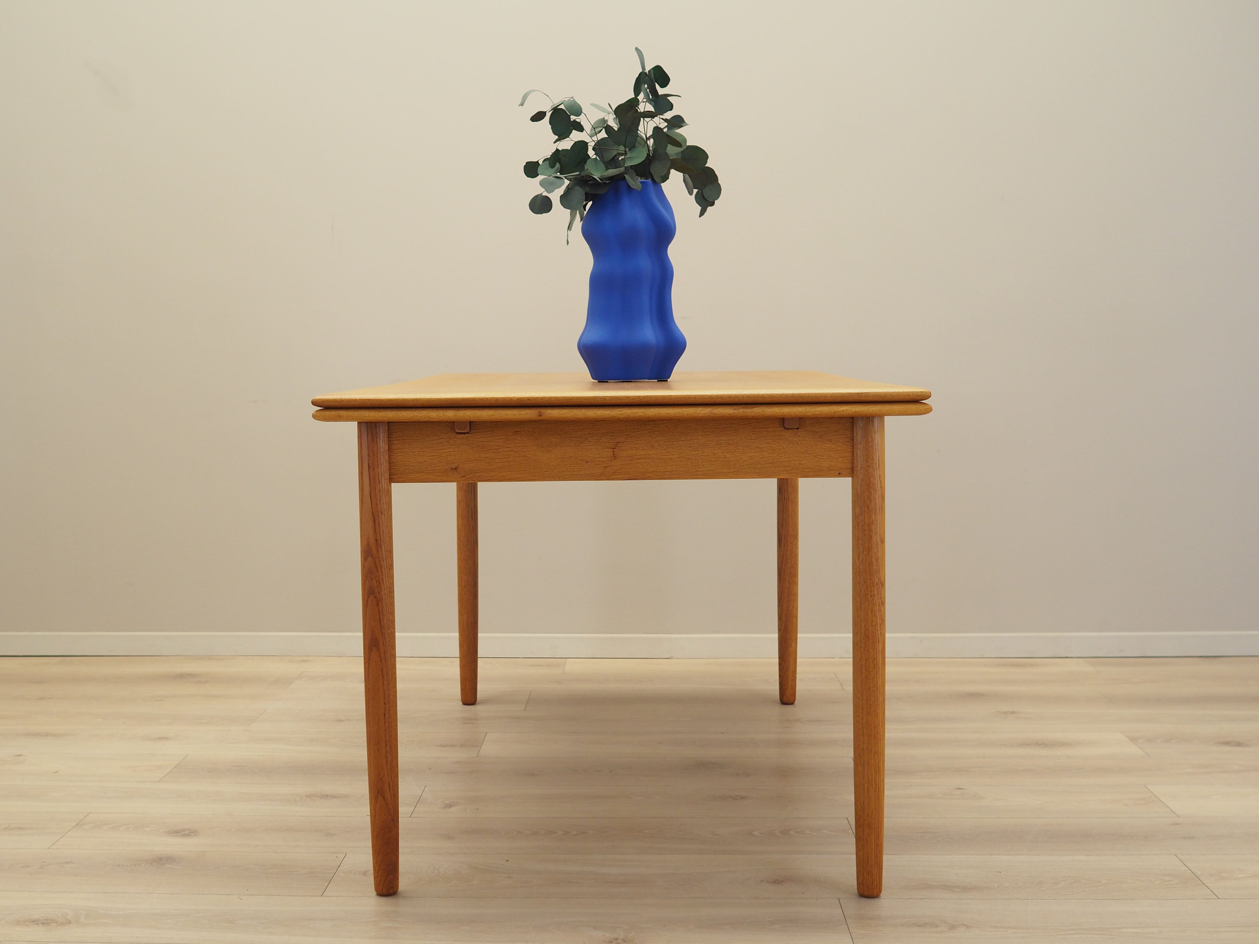Ash_table_in_Danish_design_from_1970s_production_Denmark