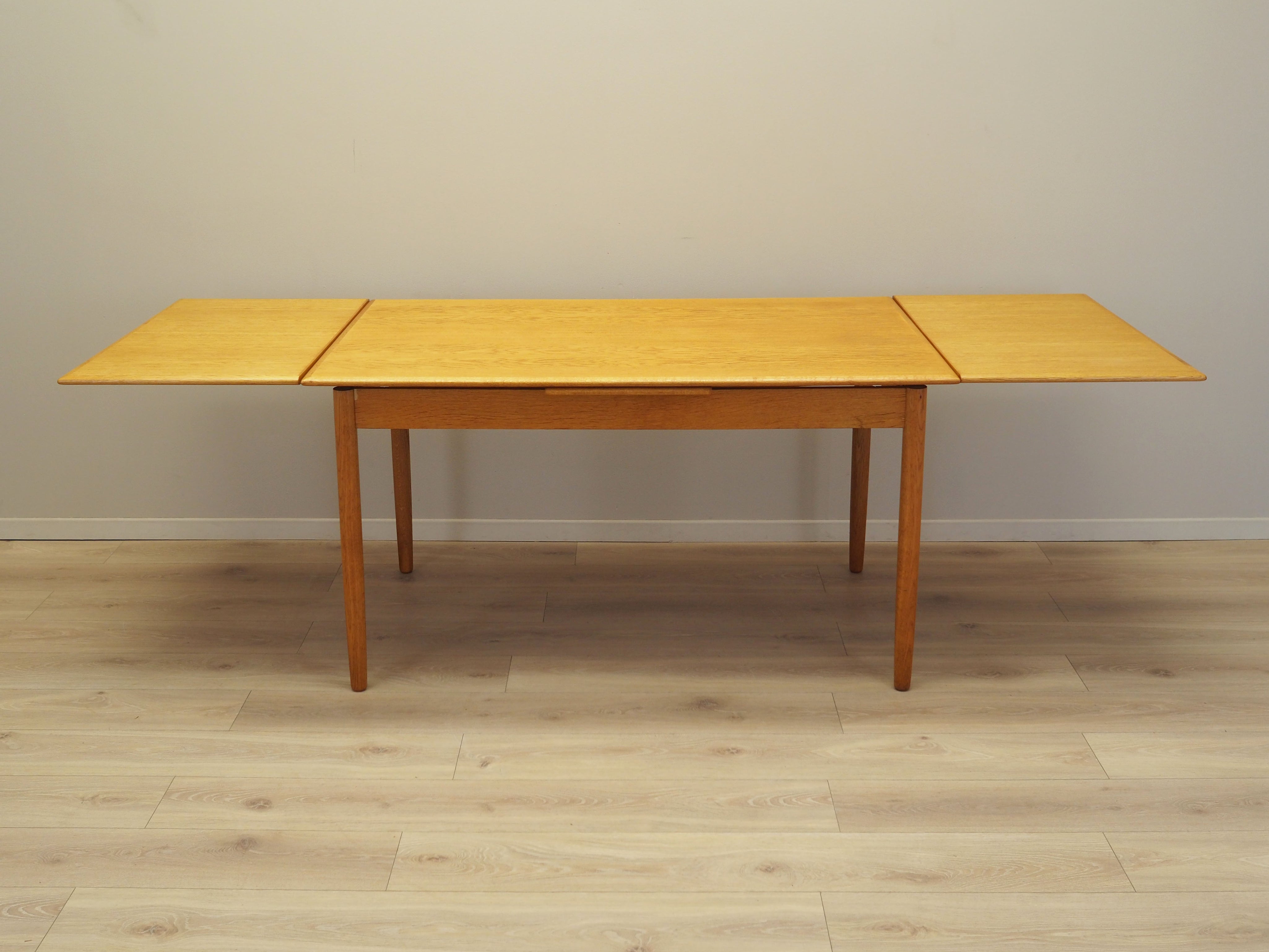 Ash_table_in_Danish_design_from_1970s_production_Denmark
