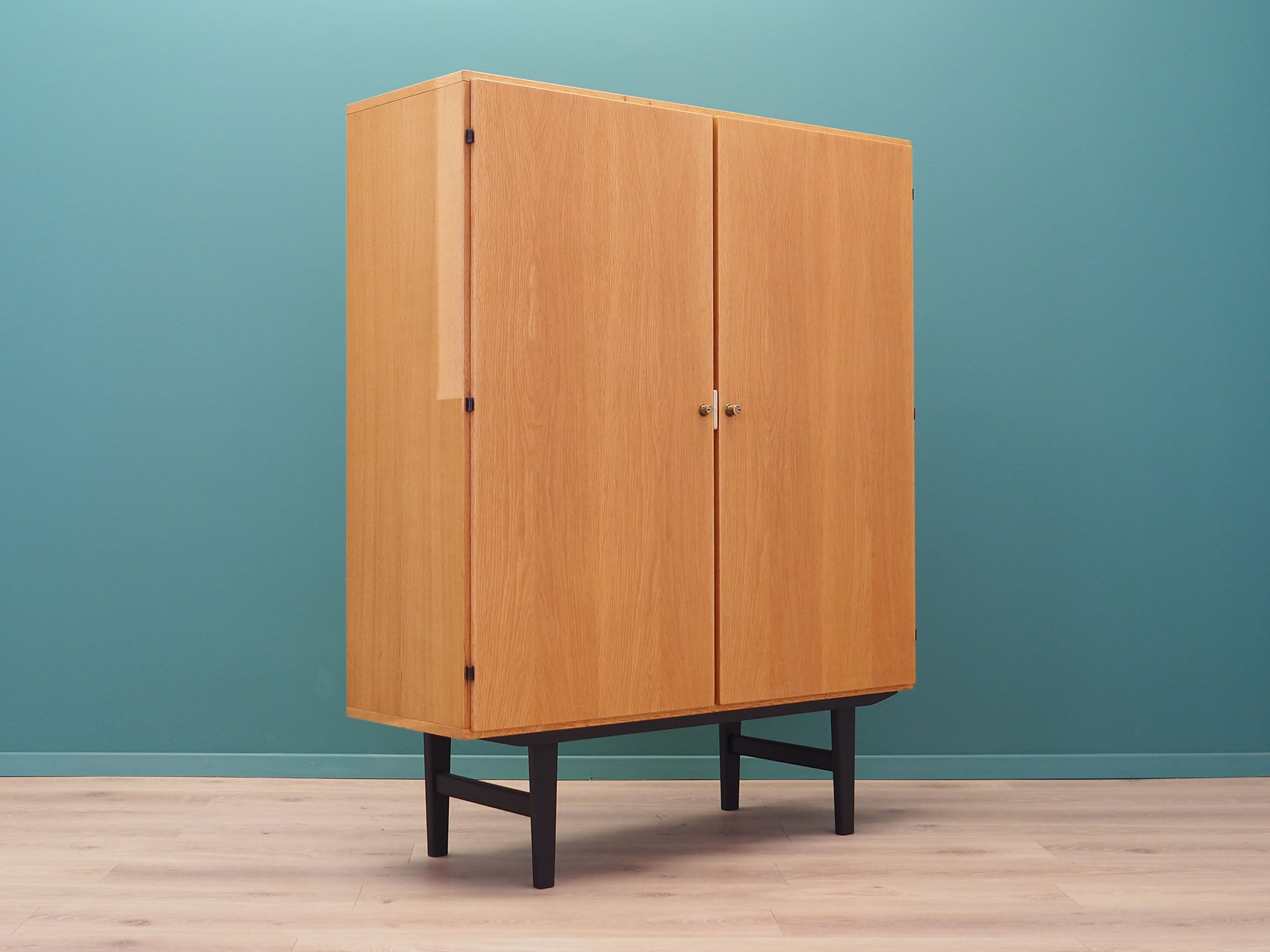 Ash_wardrobe_Danish_design_1970s_production_Denmark
