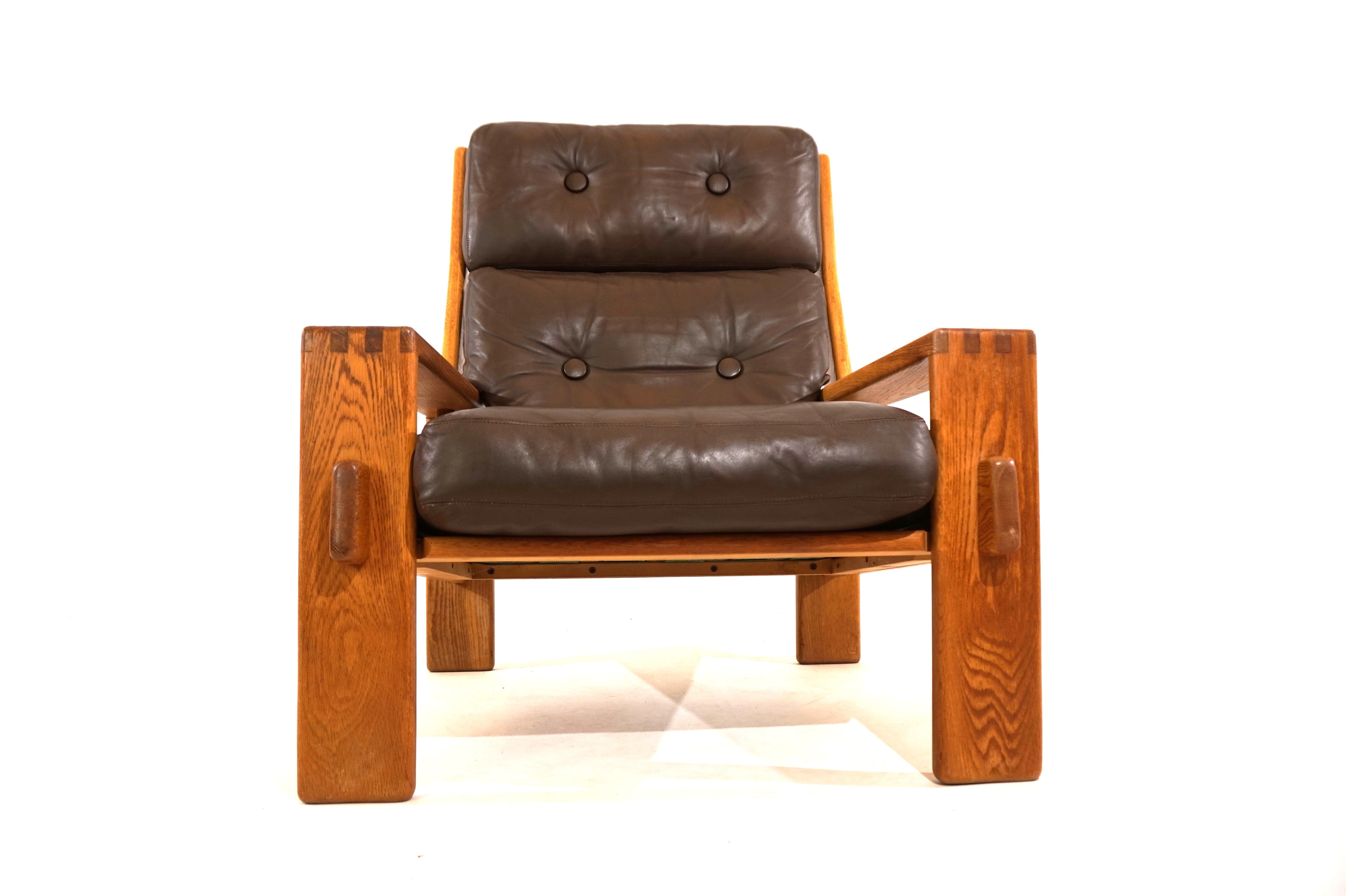 Asko_Bonanza_brown_high-back_leather_armchair