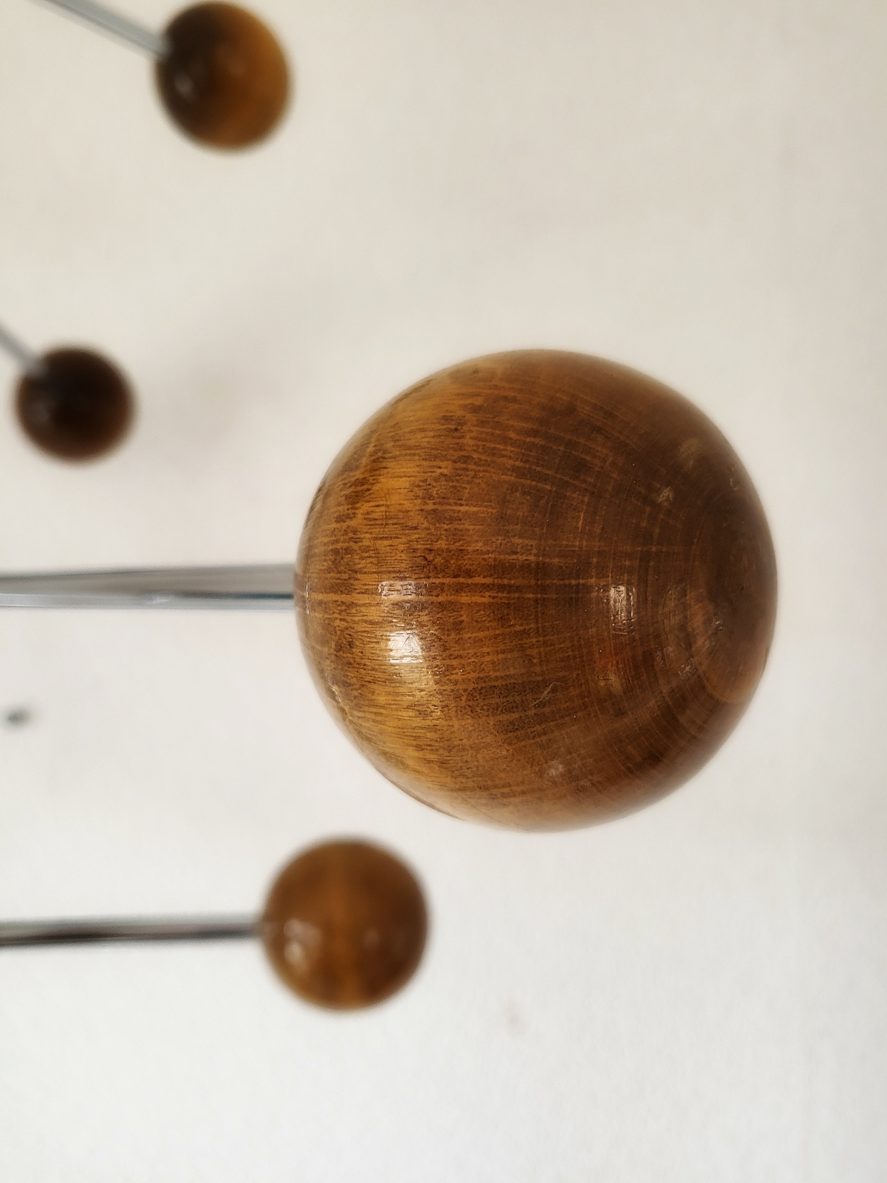 Atomic_coat_and_hat_stand_from_1960