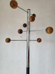 Atomic_coat_and_hat_stand_from_1960