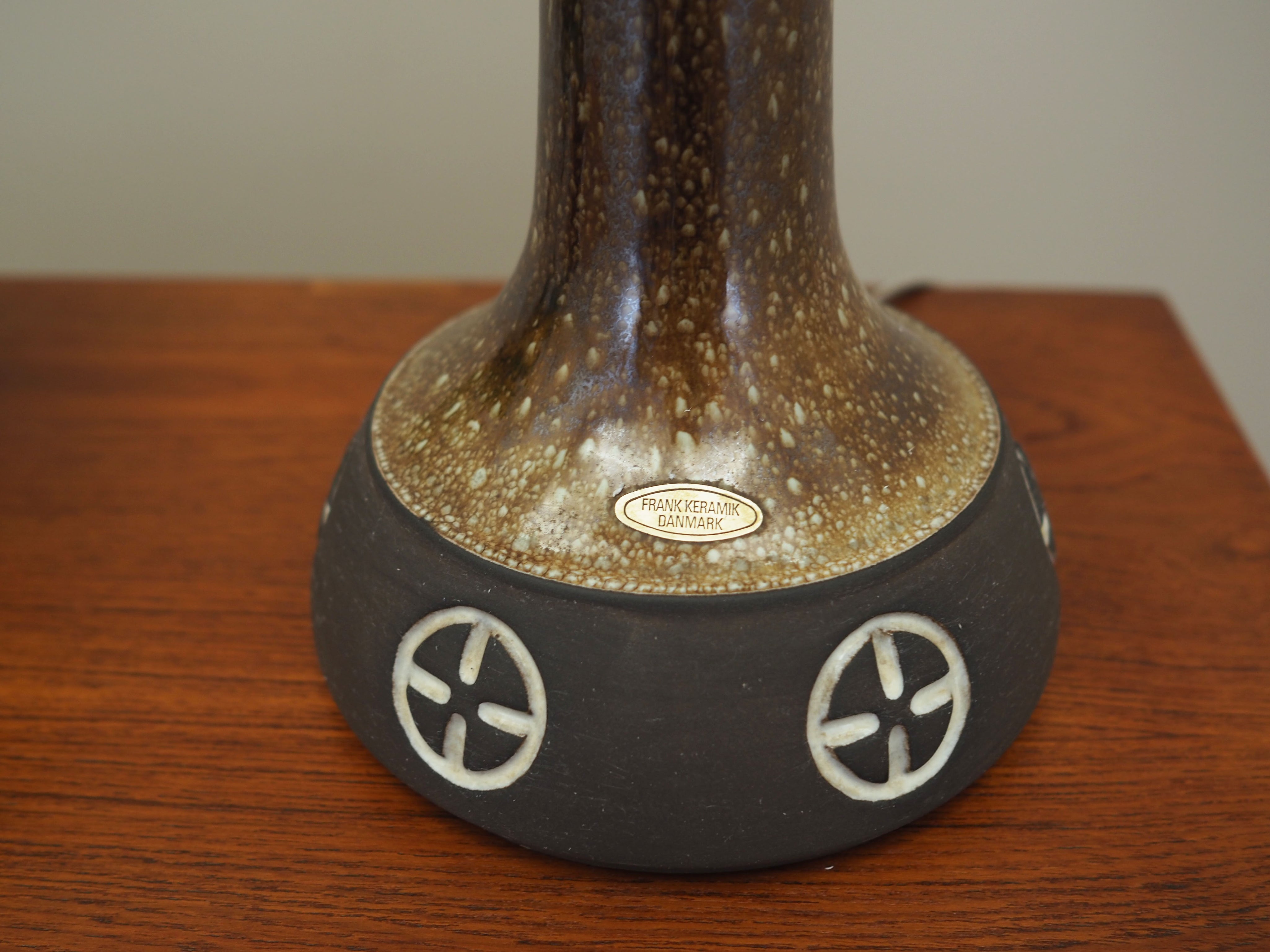 Bedside_lamp_Danish_design_1960s_production_Frank_Keramik