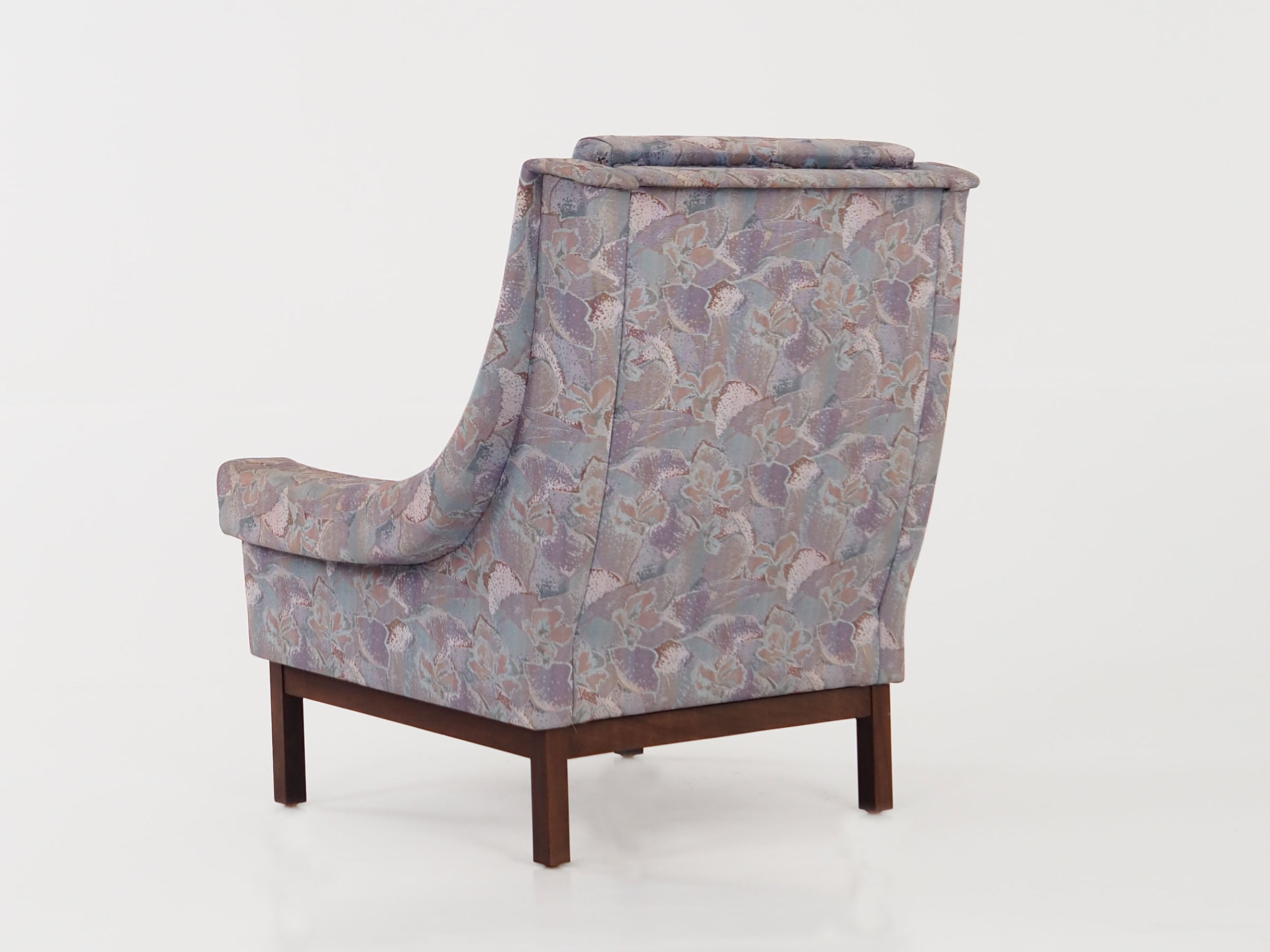 Beech_armchair_Danish_design_1960s_production_Denmark