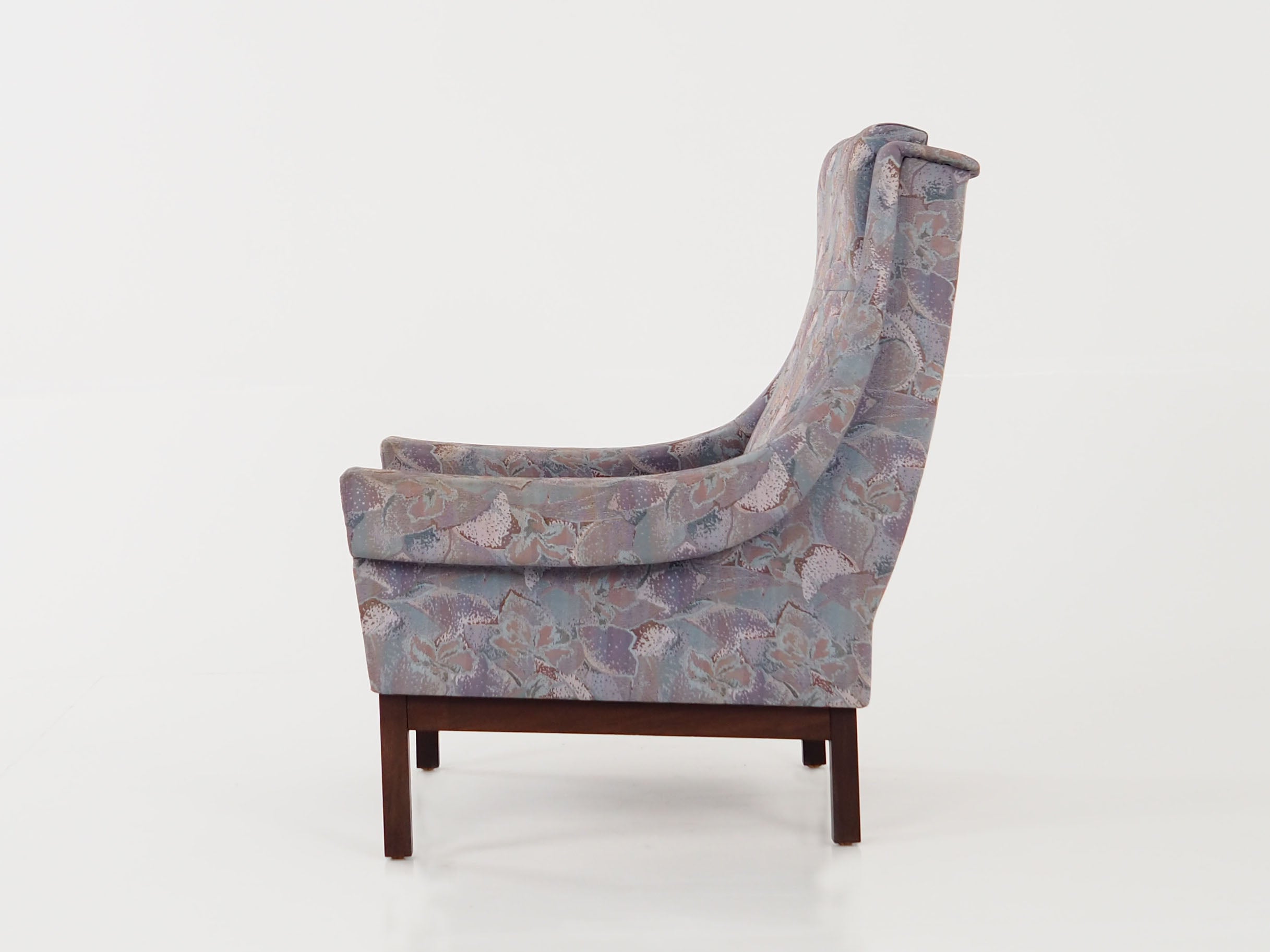 Beech_armchair_Danish_design_1960s_production_Denmark