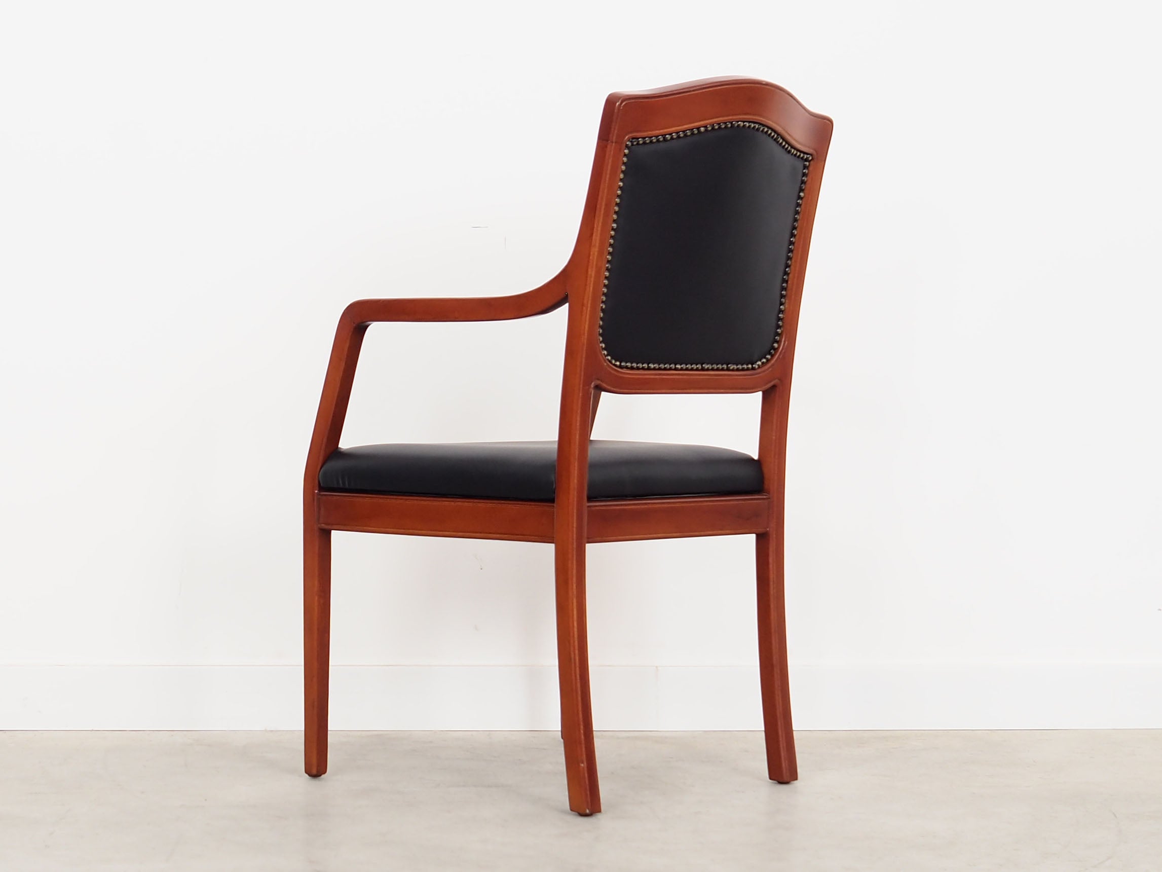 Beech_chair_Danish_design_1970s_production_Denmark