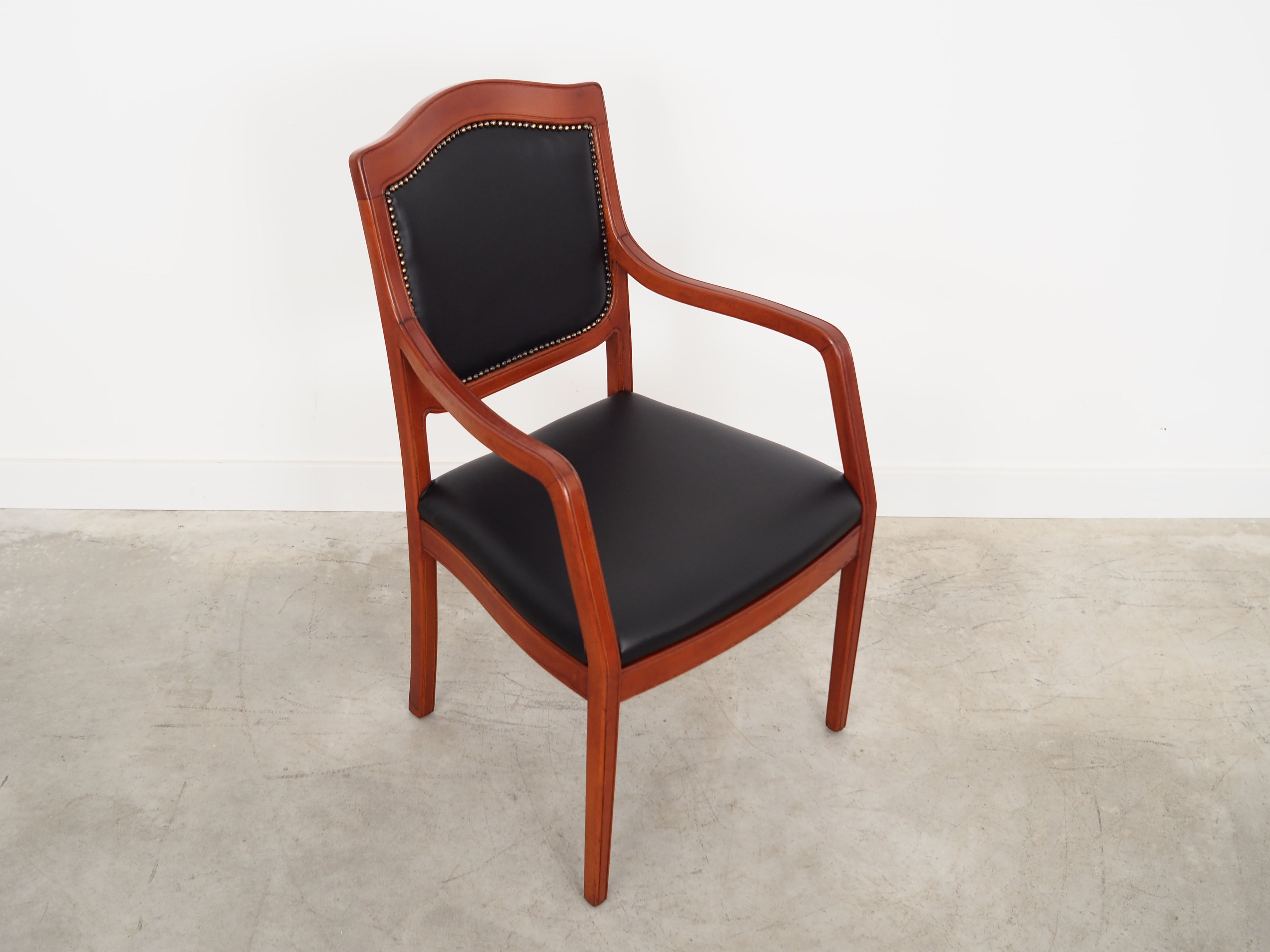 Beech_chair_Danish_design_1970s_production_Denmark