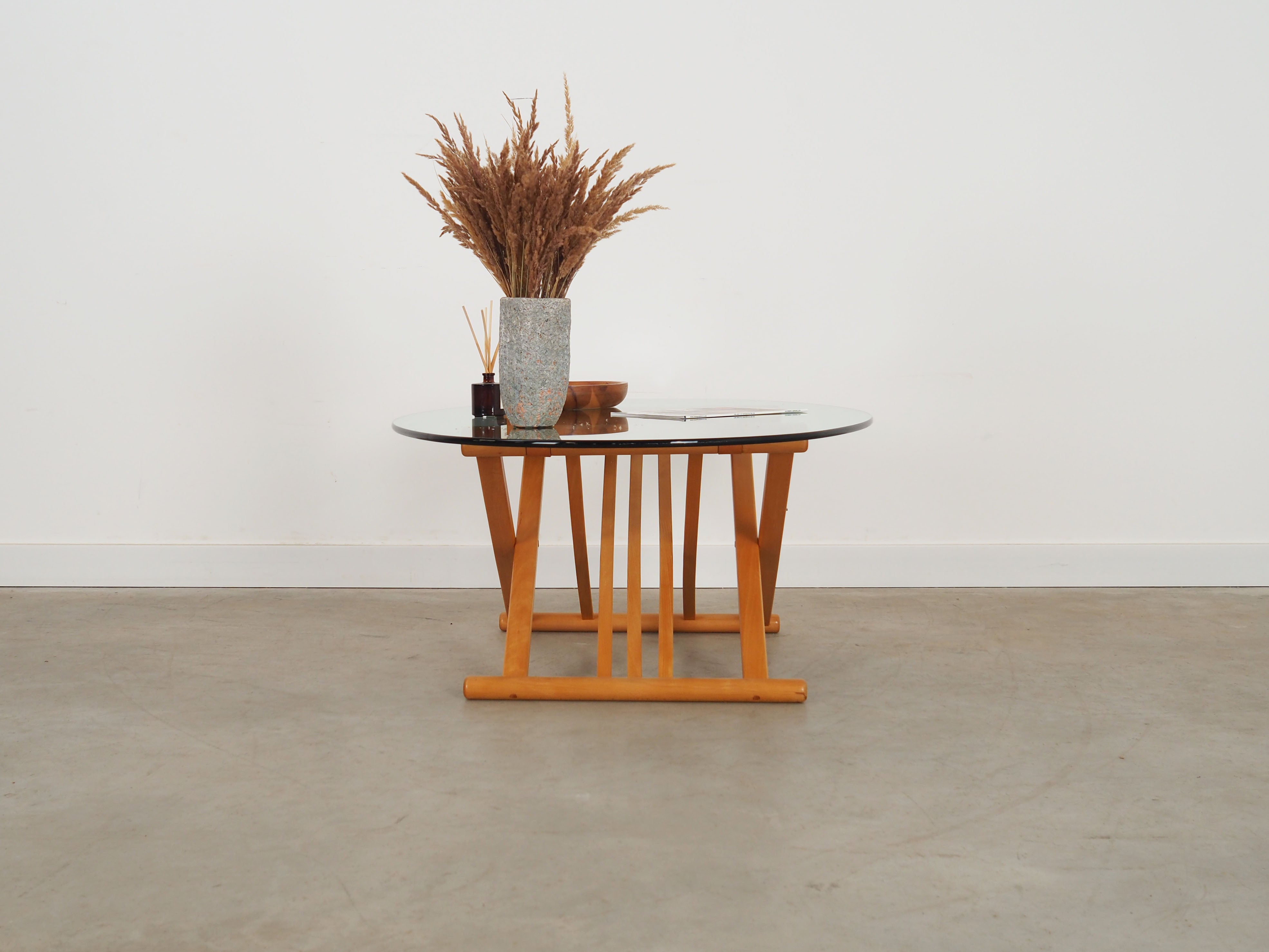 Beech_coffee_table_Danish_design_1990s_designer_Andreas_Hansen_production_Haslev_M_belsnedkeri