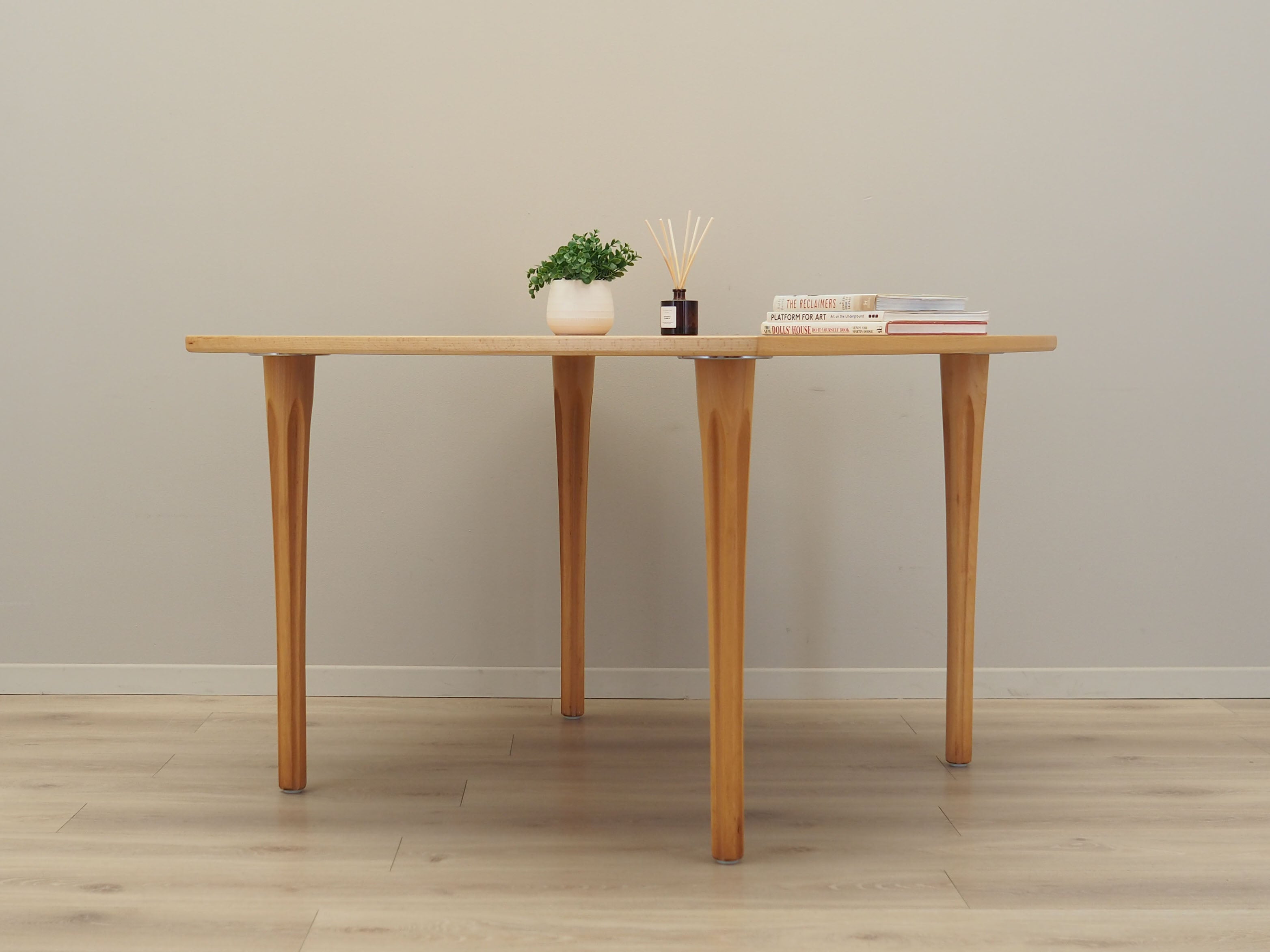 Beech_table_Danish_design_1970s_designer_Takshi_Okamura_Erik_Marquardsen_production_Getama