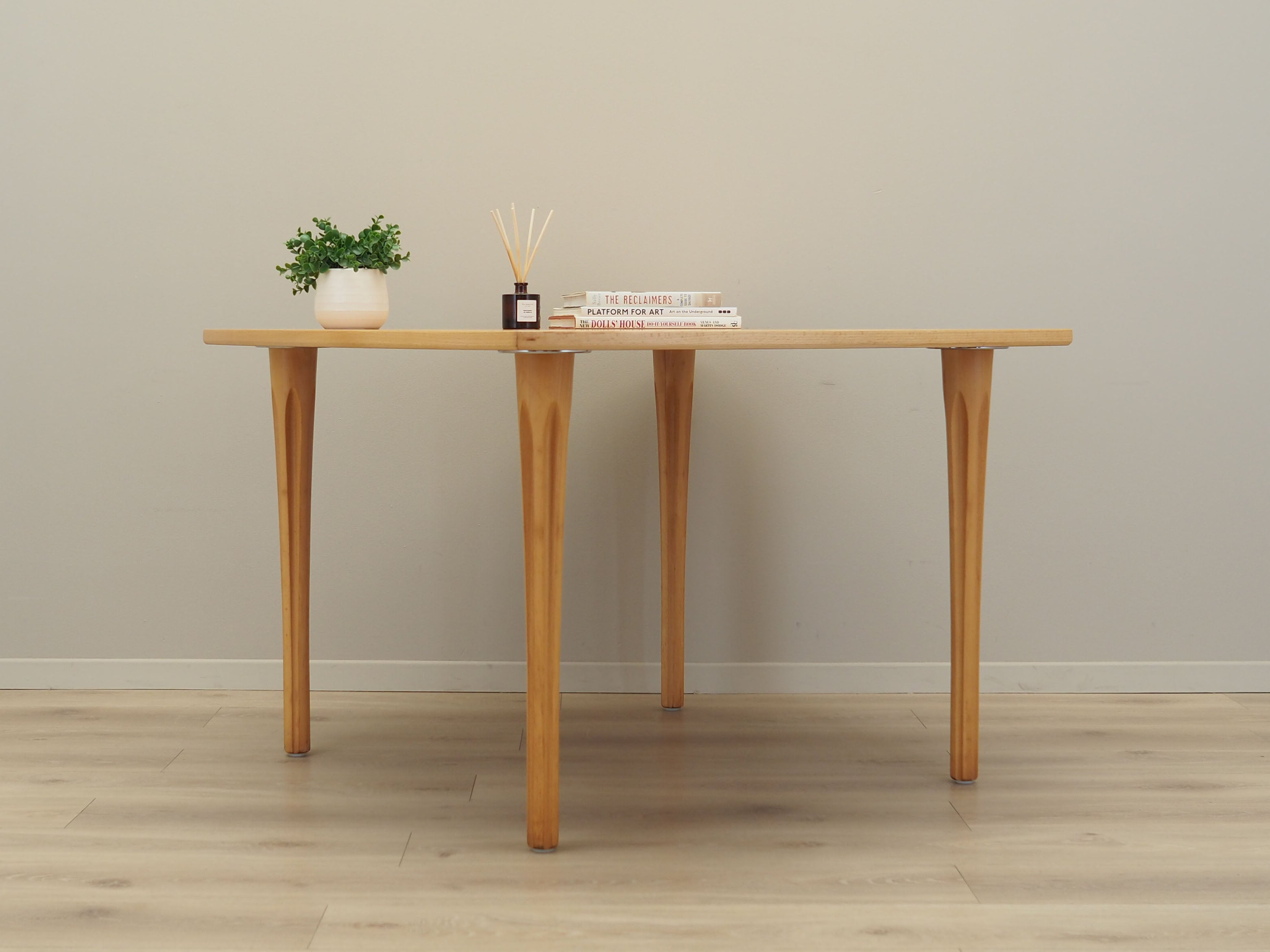 Beech_table_Danish_design_1970s_designer_Takshi_Okamura_Erik_Marquardsen_production_Getama