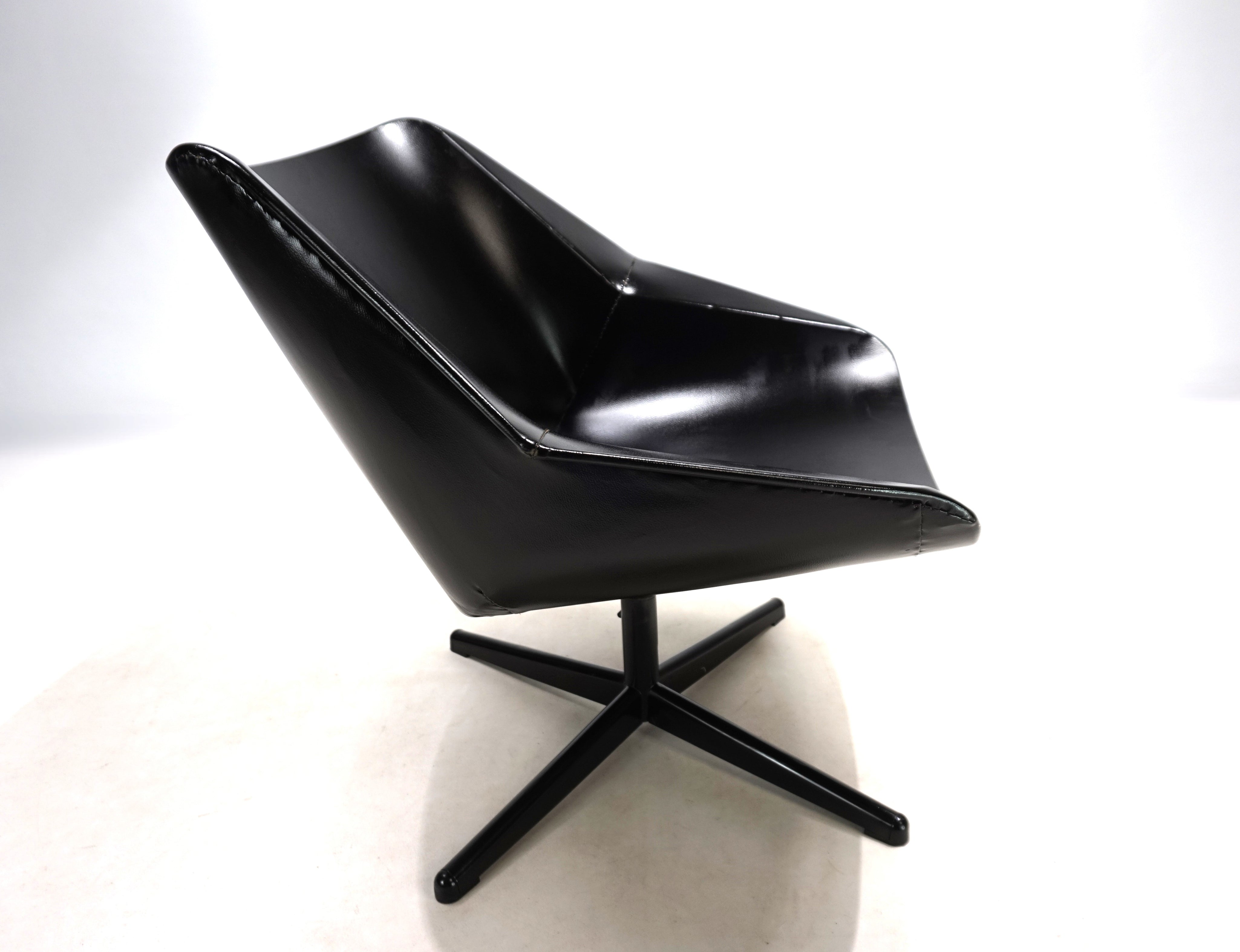Black_Pastoe_FM08_lounge_chair_by_Cees_Braakman_1960