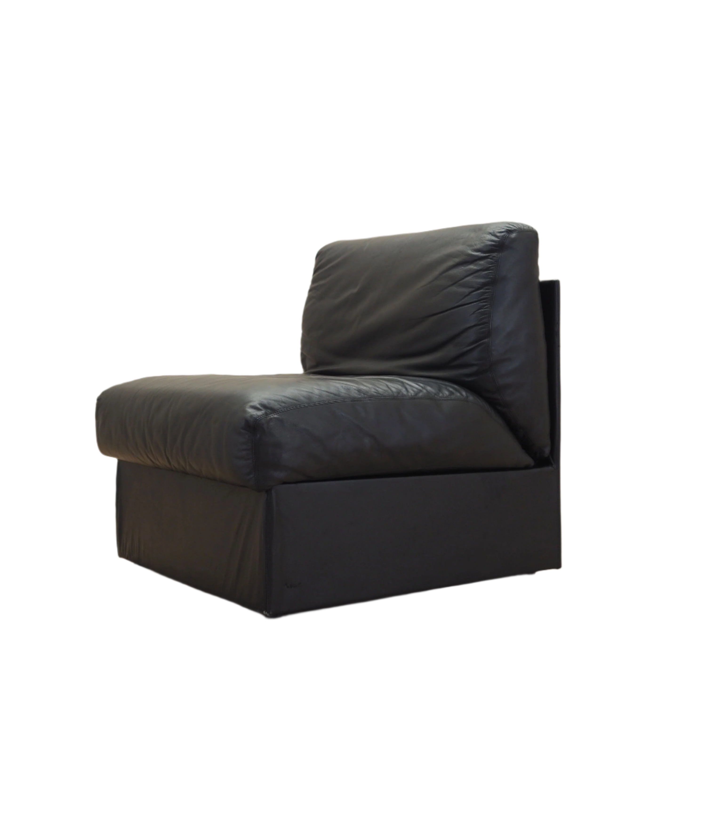 Black_leather_pouffe_armchair_Italian_design_1960s_production_Italy