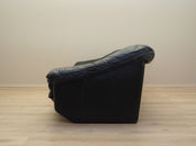 Black_leather_sofa_Italian_design_1960s_production_Italy