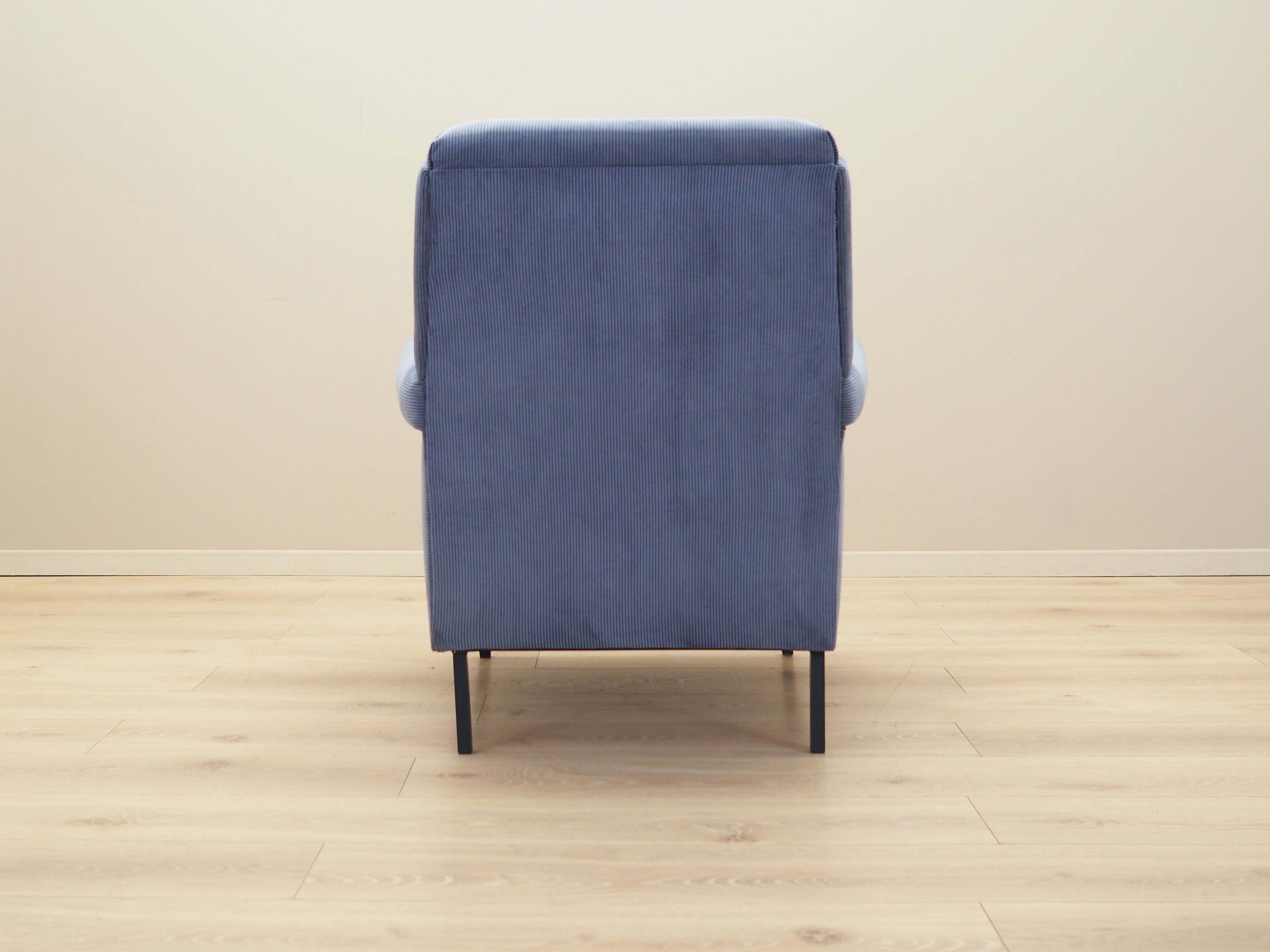 Blue_armchair_Italian_design_1970s_production_Italy