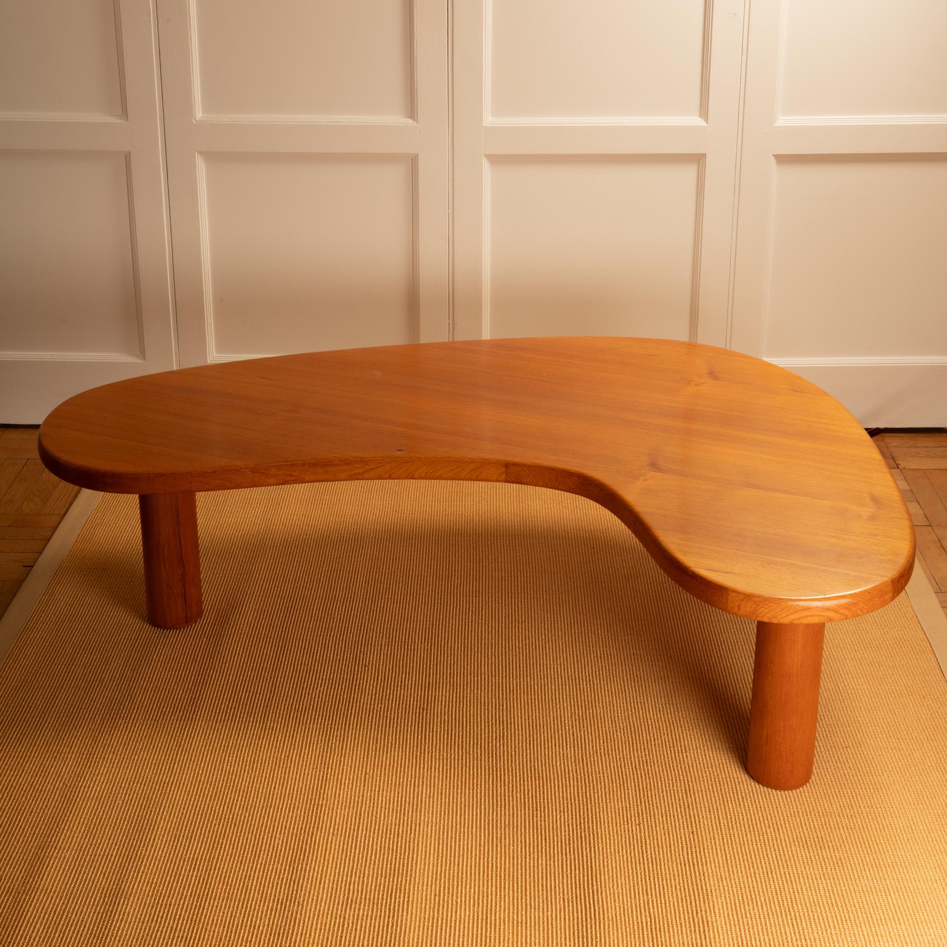 Boomerang_coffee_table
