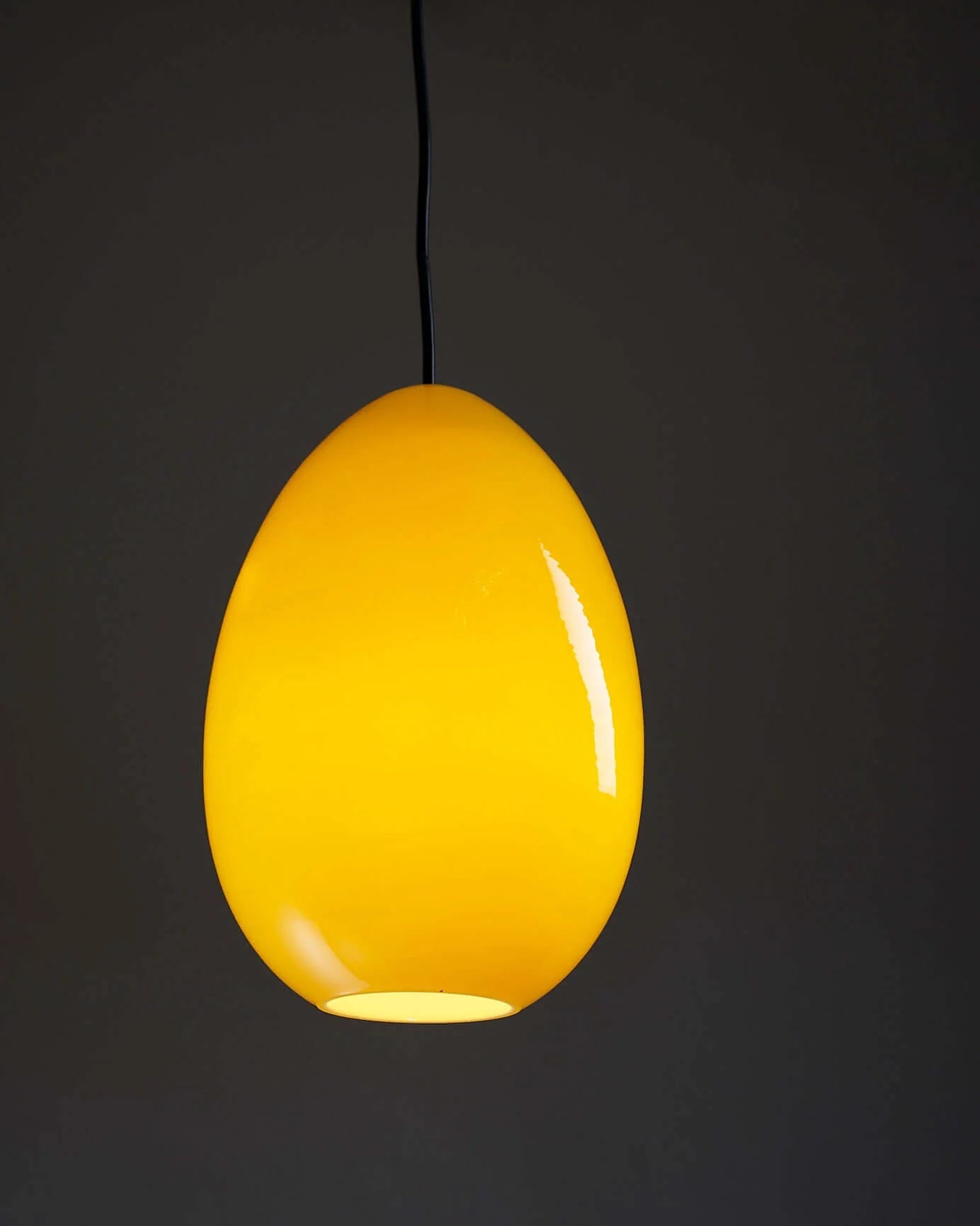 Bright_Yellow_Oval_Pendant_Luxus