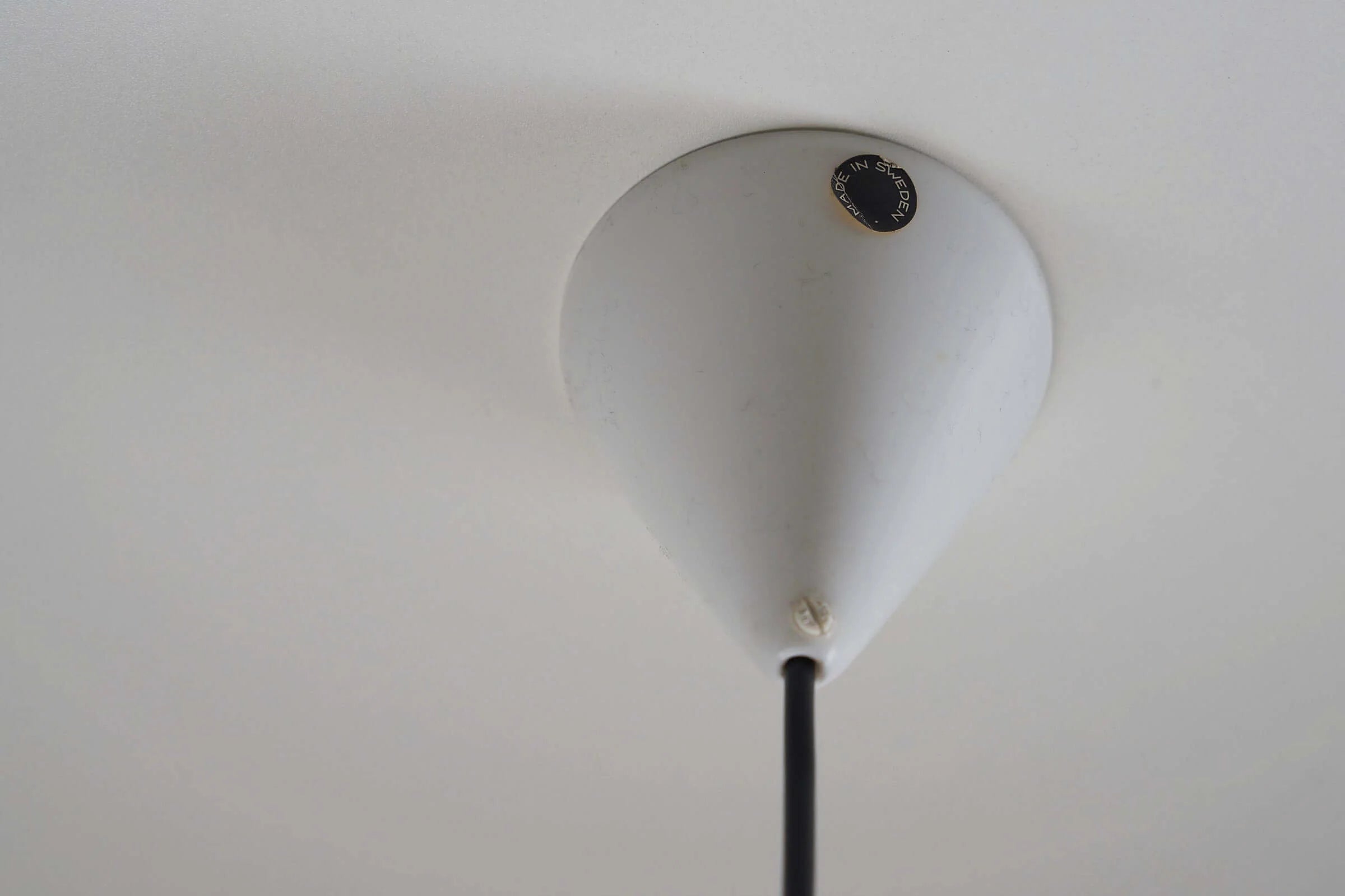 Bright_Yellow_Oval_Pendant_Luxus