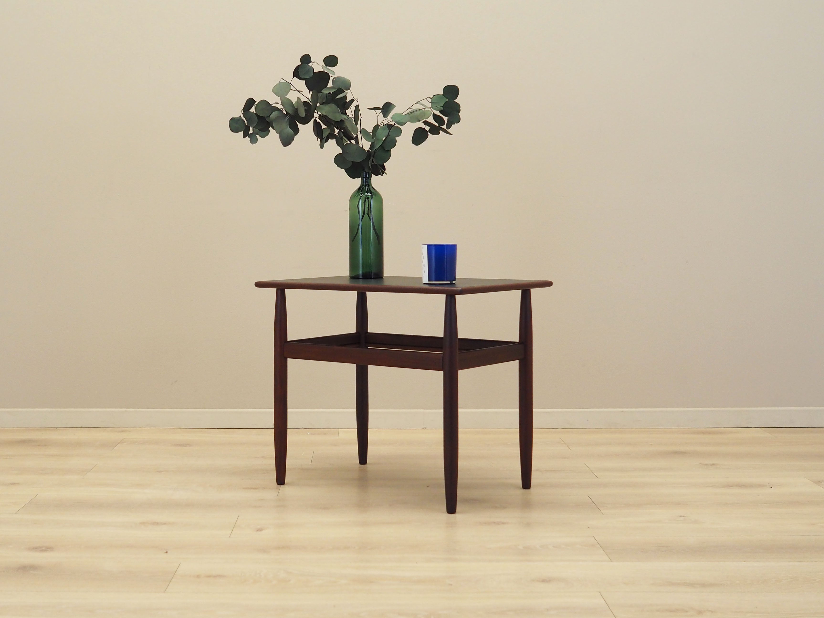 Brown_Teak_coffee_table_in_Danish_design_1970s_production_Denmark
