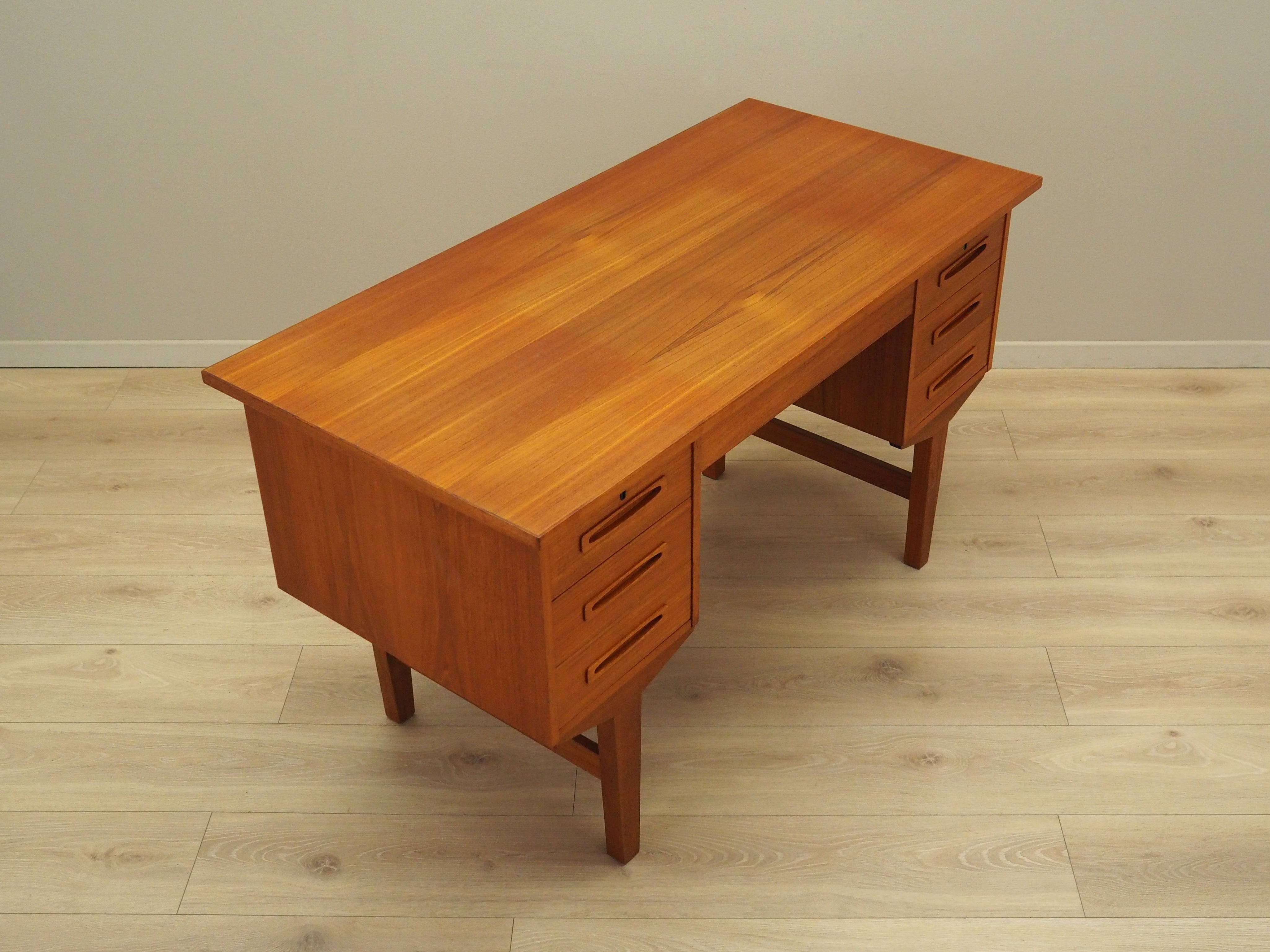 Brown_Teak_desk_Danish_design_from_1960s_production_Denmark